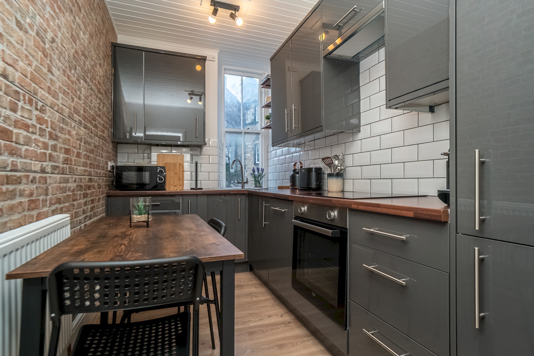 Charming 2-Bed flat Steps from the Royal Mile - Pass the Keys in 66/7 St Mary's Street, EH1 1SX - Property image 4 - VivreStays