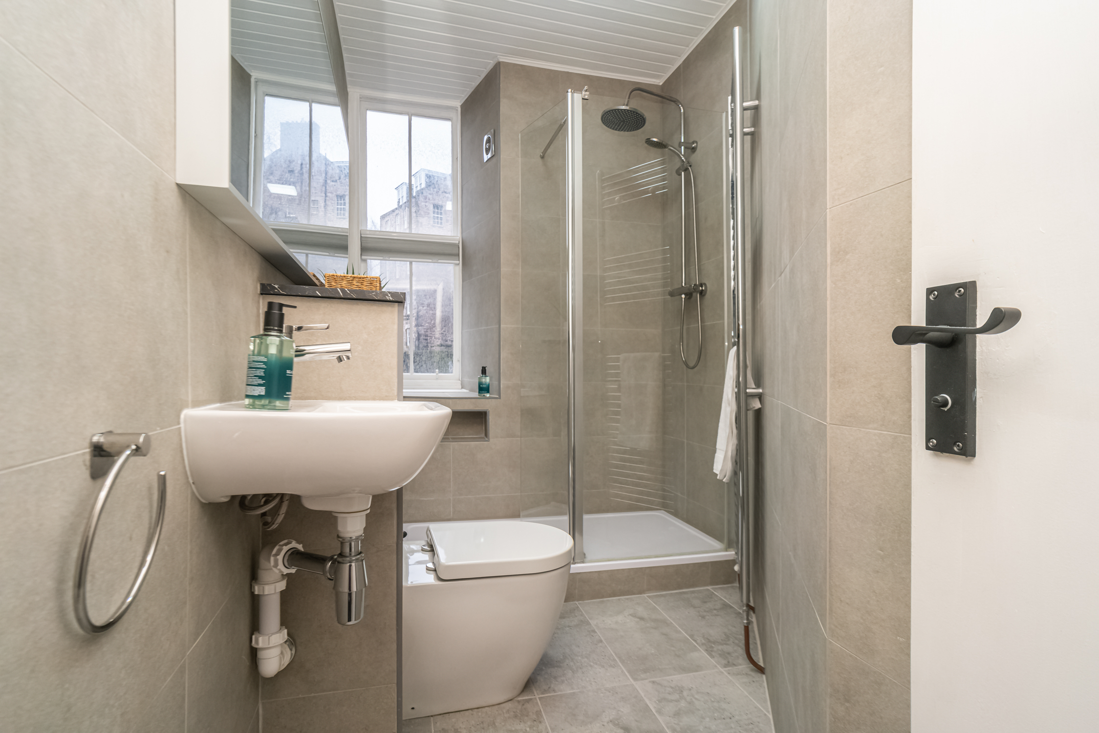 Charming 2-Bed flat Steps from the Royal Mile - Pass the Keys in 66/7 St Mary's Street, EH1 1SX - Property image 8 - VivreStays