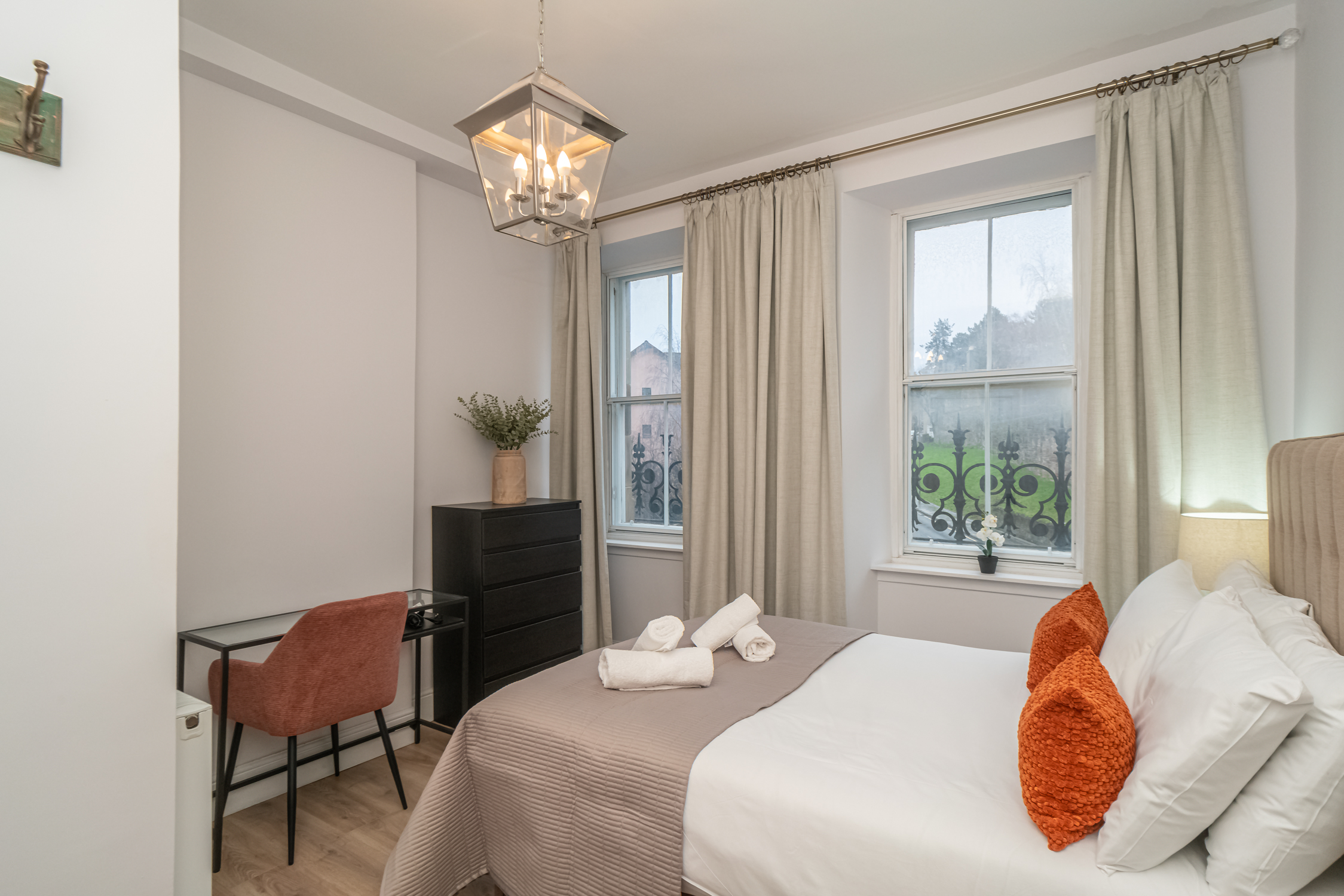 Charming 2-Bed flat Steps from the Royal Mile - Pass the Keys in 66/7 St Mary's Street, EH1 1SX - Property image 14 - VivreStays