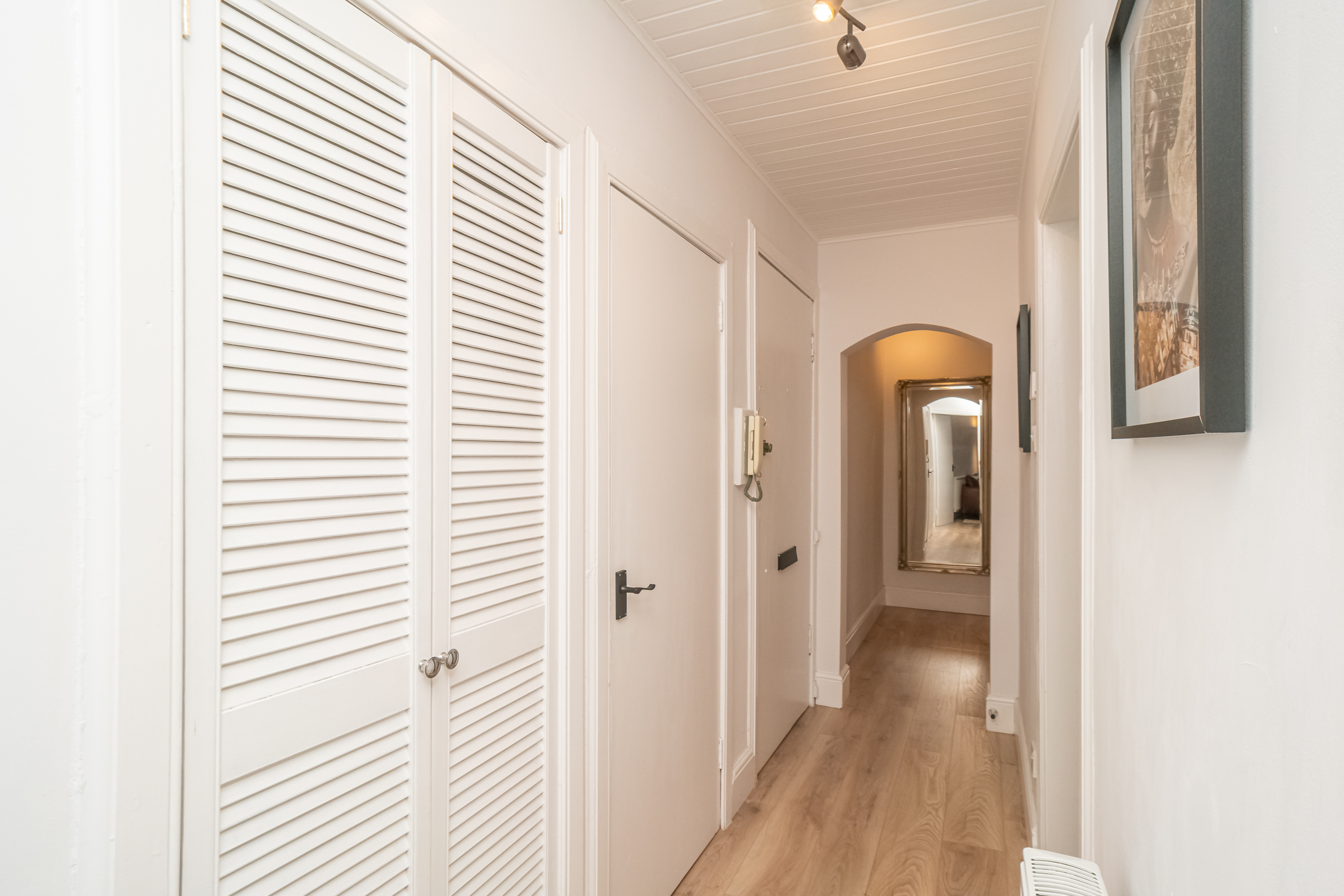 Charming 2-Bed flat Steps from the Royal Mile - Pass the Keys in 66/7 St Mary's Street, EH1 1SX - Property image 19 - VivreStays