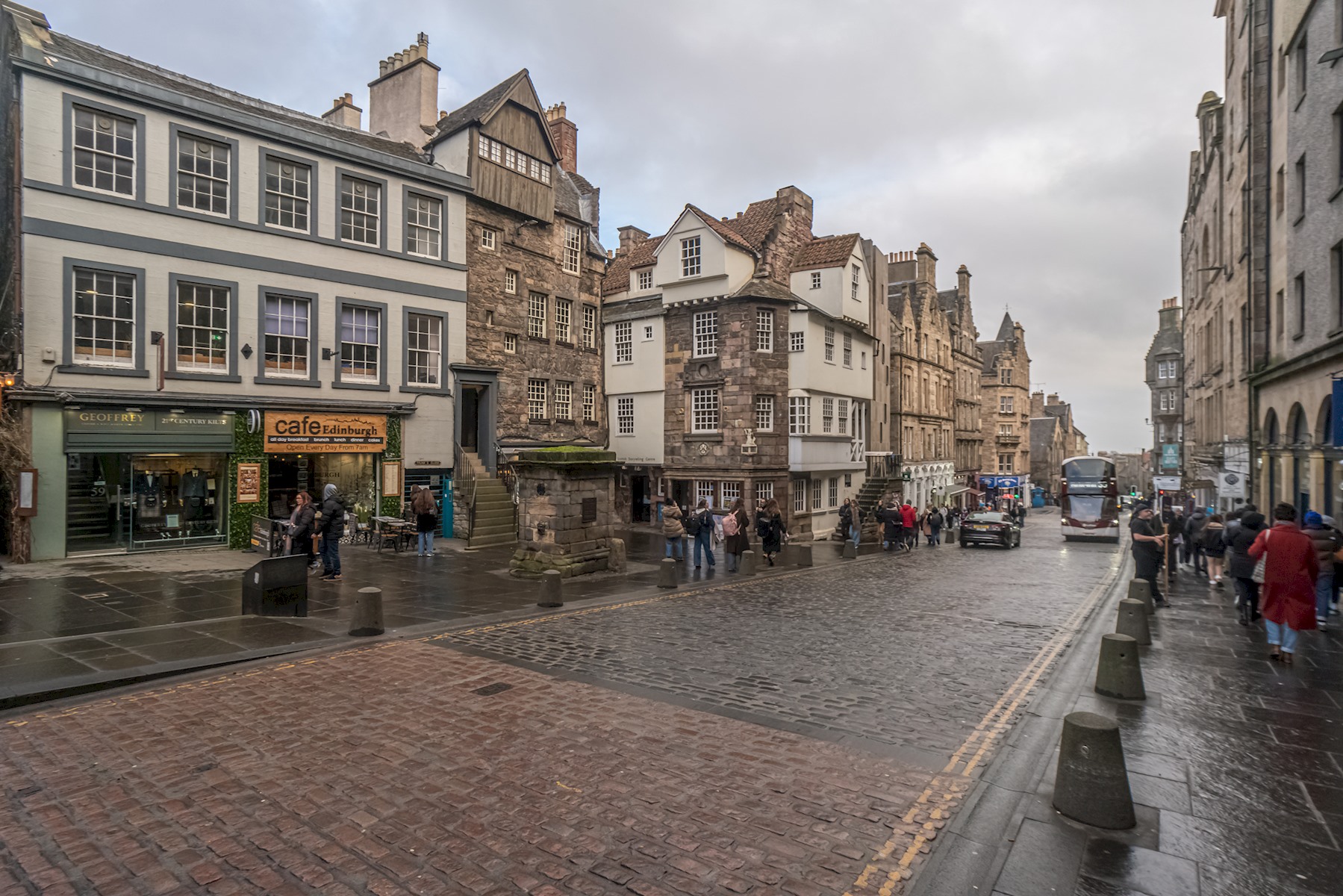 Charming 2-Bed flat Steps from the Royal Mile - Pass the Keys in 66/7 St Mary's Street, EH1 1SX - Property image 29 - VivreStays