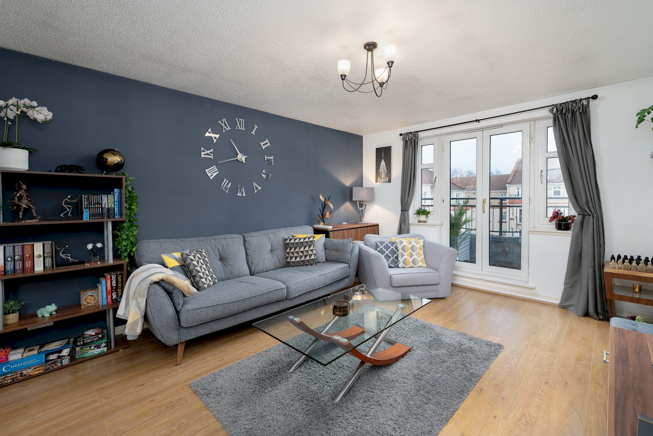 Stylish 2-Bed Flat with Balcony Near Haymarket - Pass the Keys in 18/7 Sinclair Pl EH11 1AH - Property image 5 - VivreStays