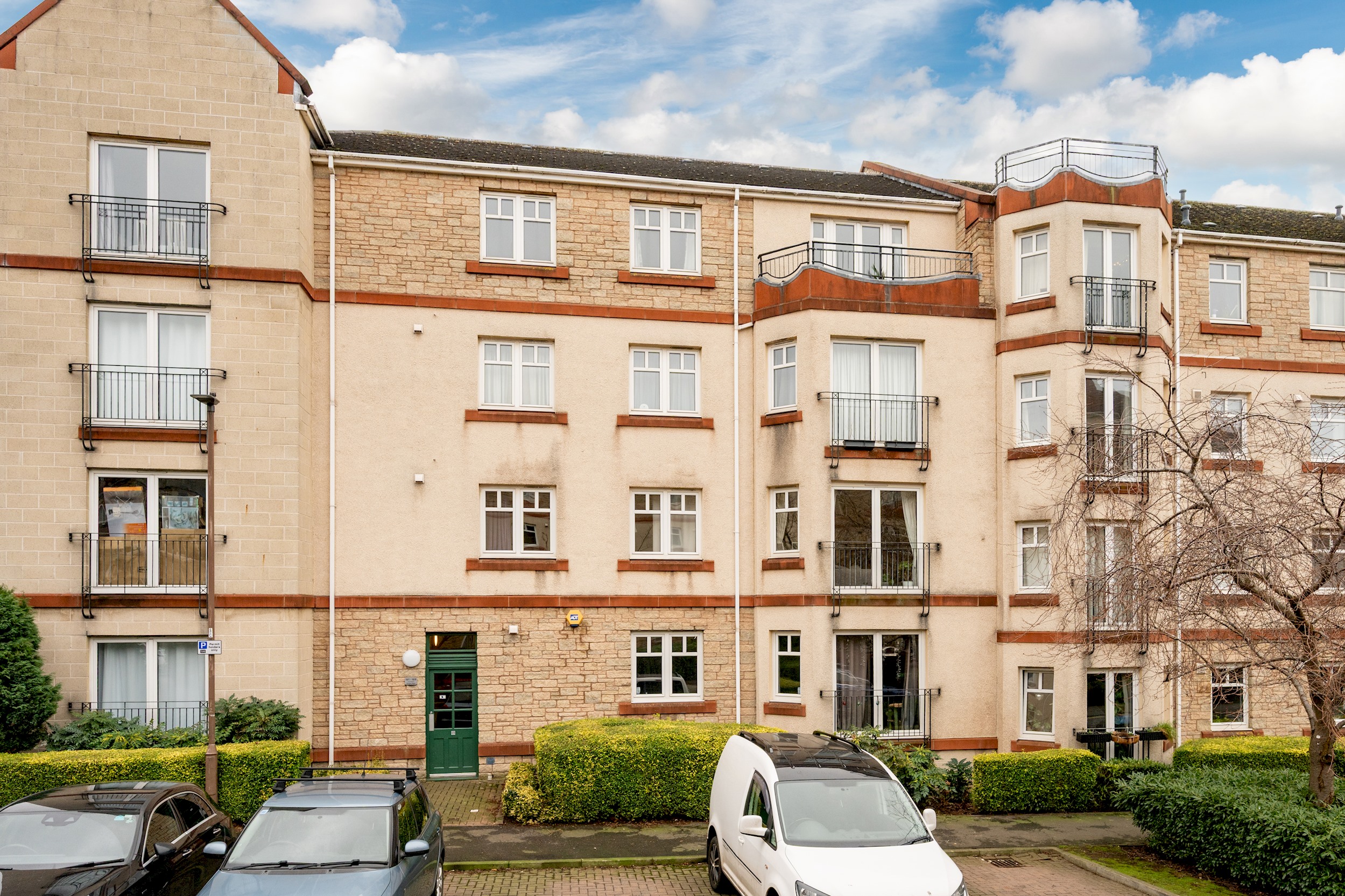 Stylish 2-Bed Flat with Balcony Near Haymarket - Pass the Keys in 18/7 Sinclair Pl EH11 1AH - Property image 6 - VivreStays