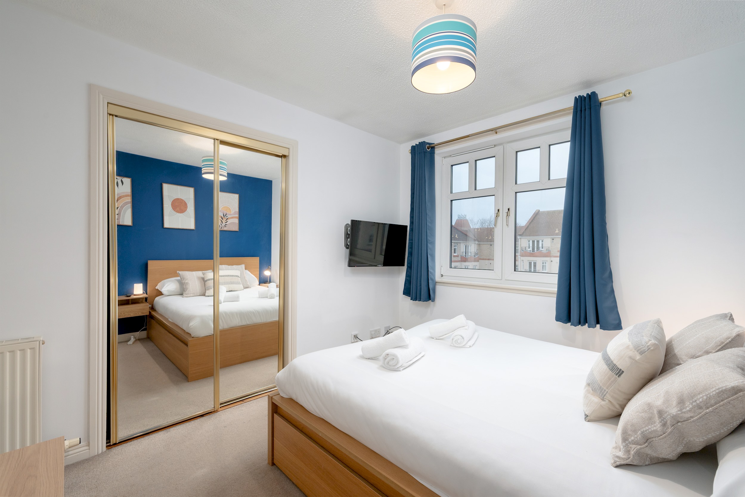 Stylish 2-Bed Flat with Balcony Near Haymarket - Pass the Keys in 18/7 Sinclair Pl EH11 1AH - Property image 20 - VivreStays