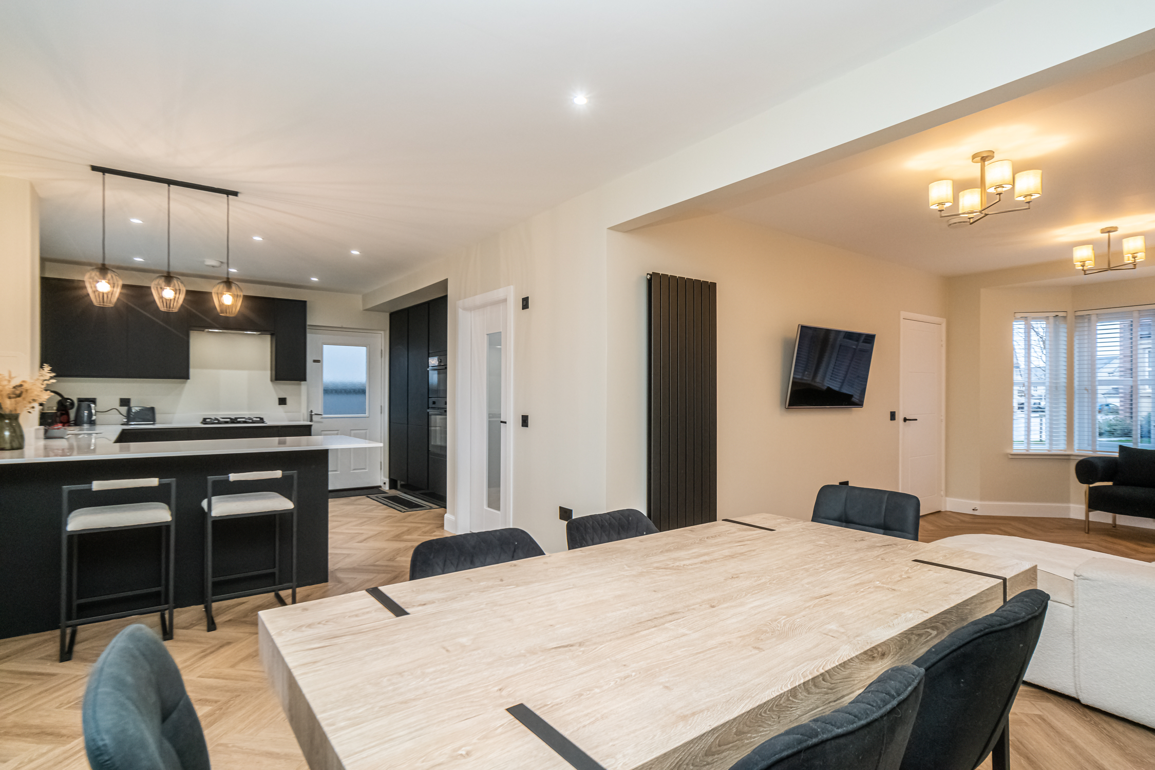 Spacious Family Home with Garden | Free Parking - Pass the Keys in 17 Kingsfield Drive, EH22 4FN - Property image 2 - VivreStays