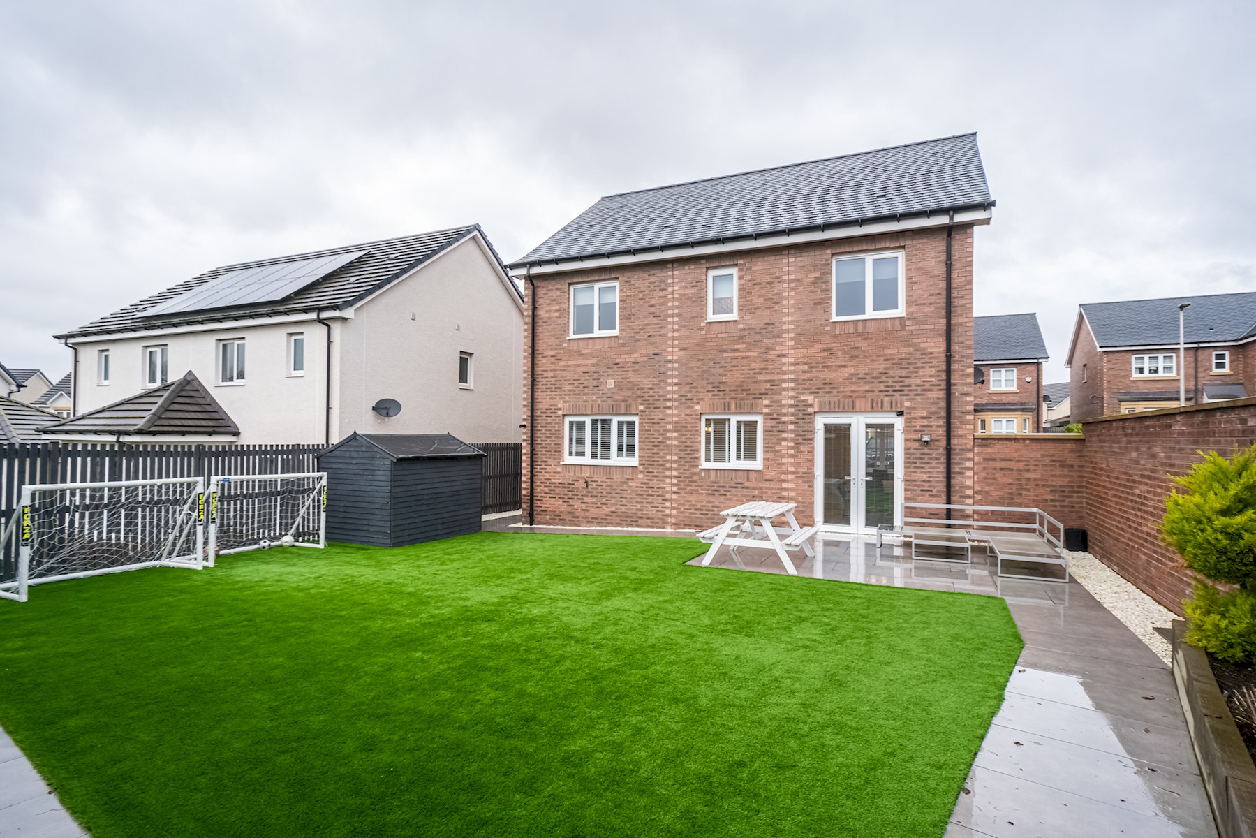 Spacious Family Home with Garden | Free Parking - Pass the Keys in 17 Kingsfield Drive, EH22 4FN - Property image 8 - VivreStays