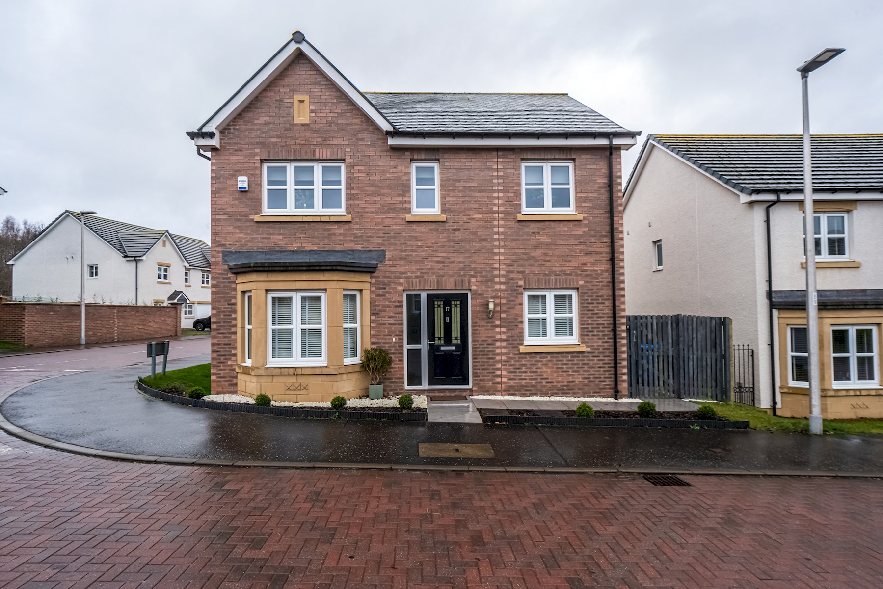 Spacious Family Home with Garden | Free Parking - Pass the Keys in 17 Kingsfield Drive, EH22 4FN - Property image 9 - VivreStays