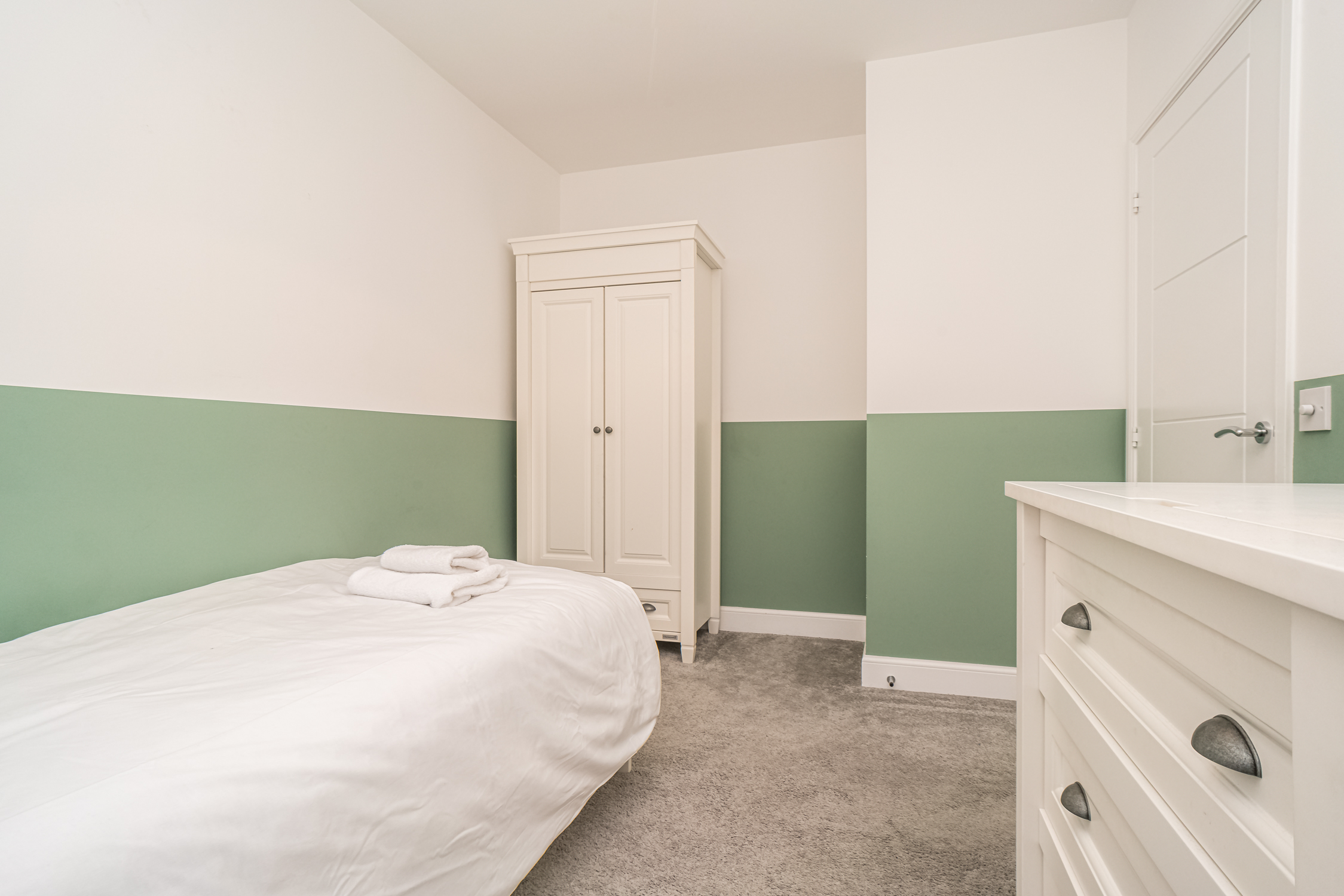 Spacious Family Home with Garden | Free Parking - Pass the Keys in 17 Kingsfield Drive, EH22 4FN - Property image 31 - VivreStays