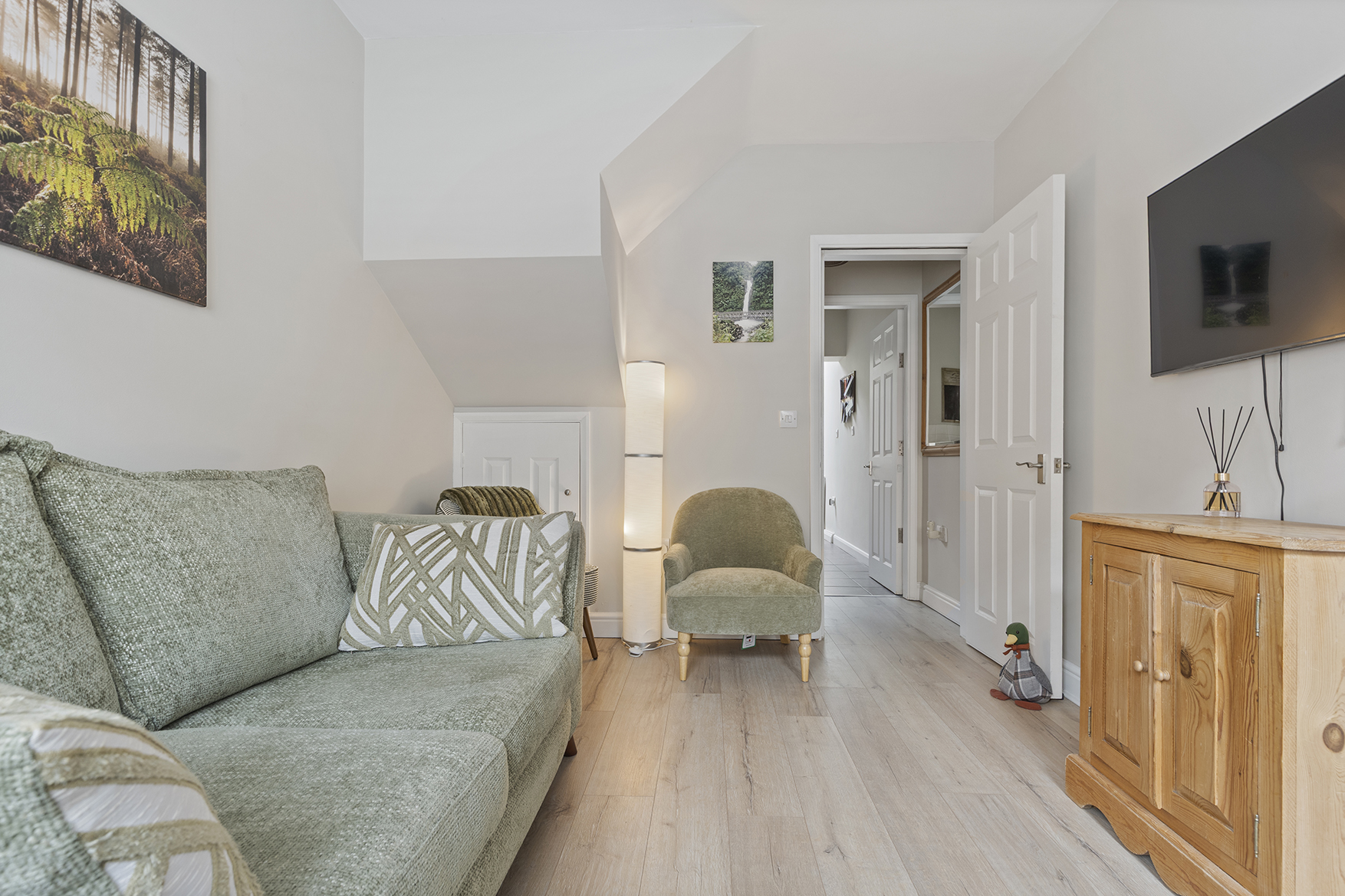 Stylish York Home | Free Parking | Sleeps 4 - Pass the Keys in 14A Emmerson Street, YO31 0XH - Property image 7 - VivreStays