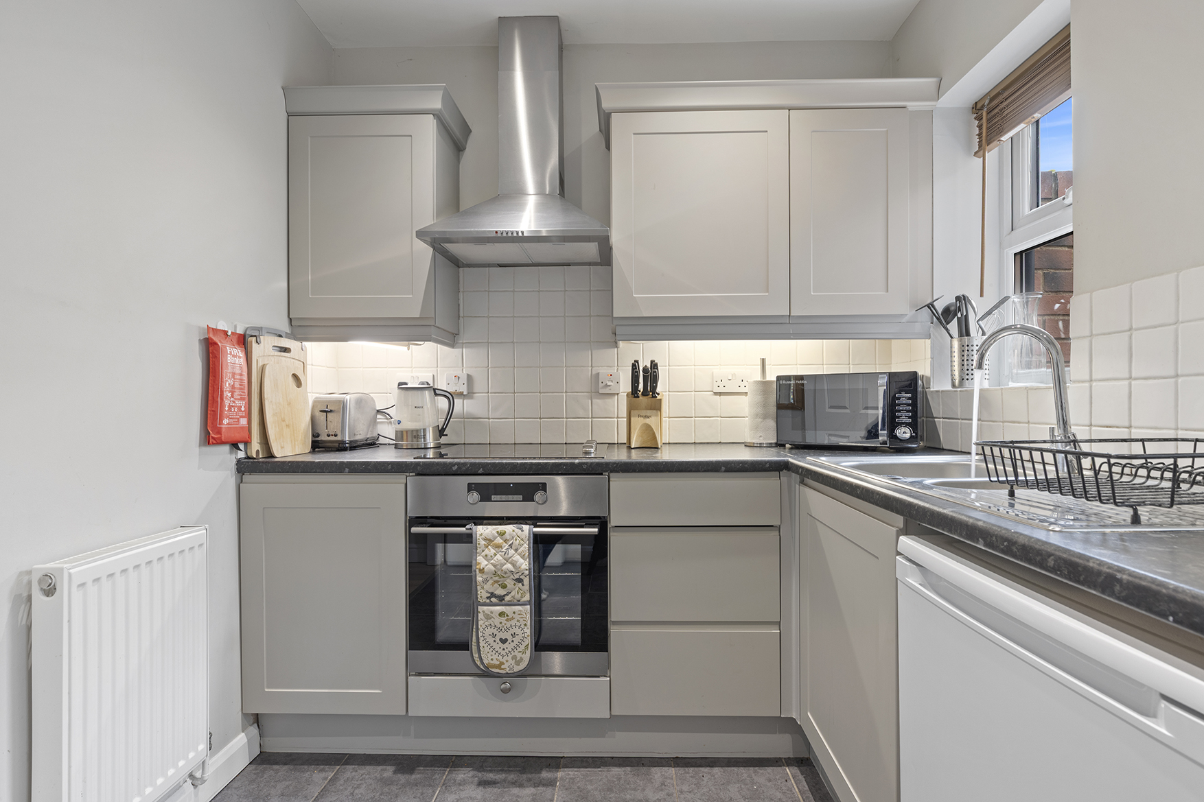 Stylish York Home | Free Parking | Sleeps 4 - Pass the Keys in 14A Emmerson Street, YO31 0XH - Property image 15 - VivreStays