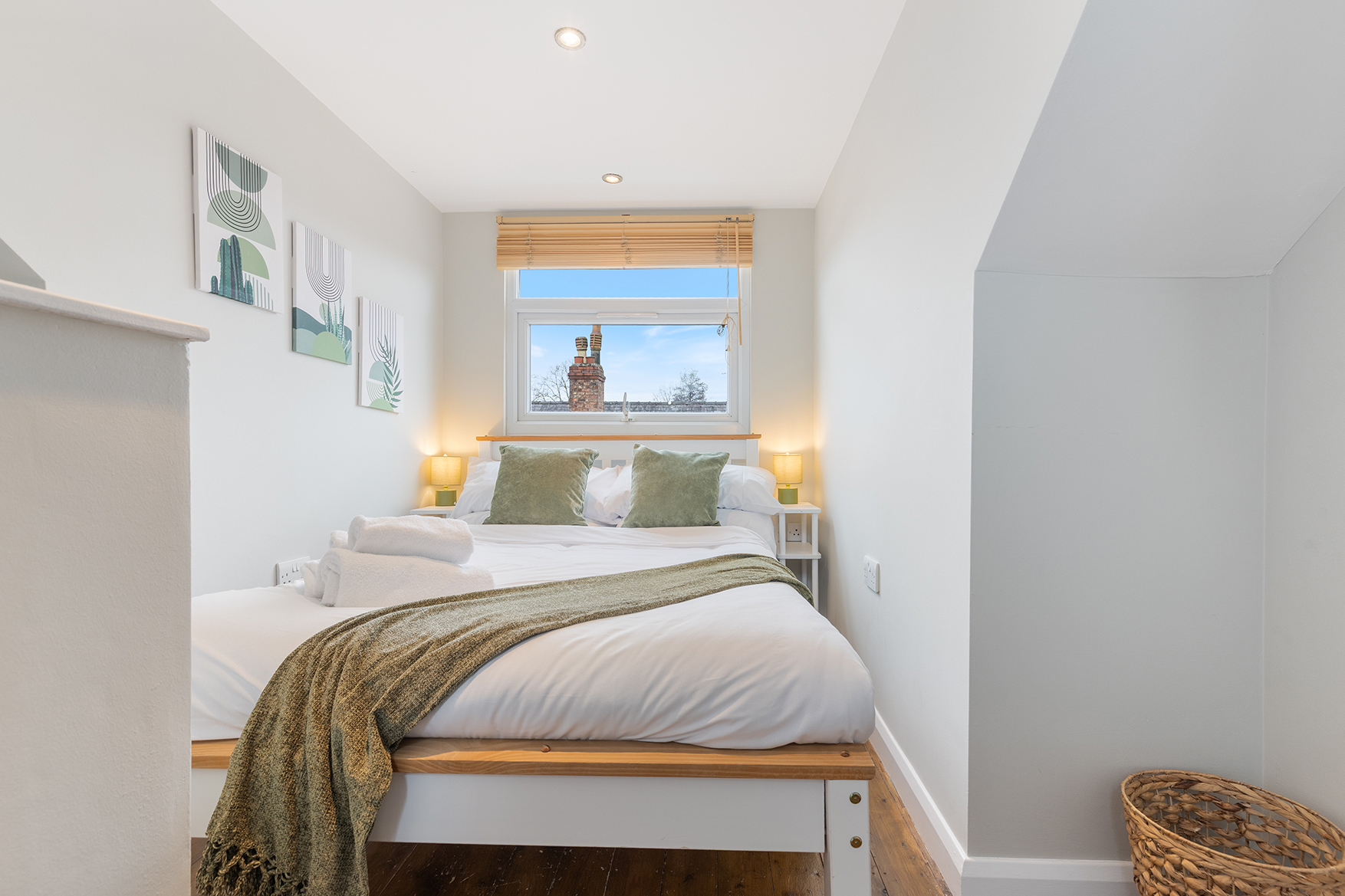 Stylish York Home | Free Parking | Sleeps 4 - Pass the Keys in 14A Emmerson Street, YO31 0XH - Property image 17 - VivreStays