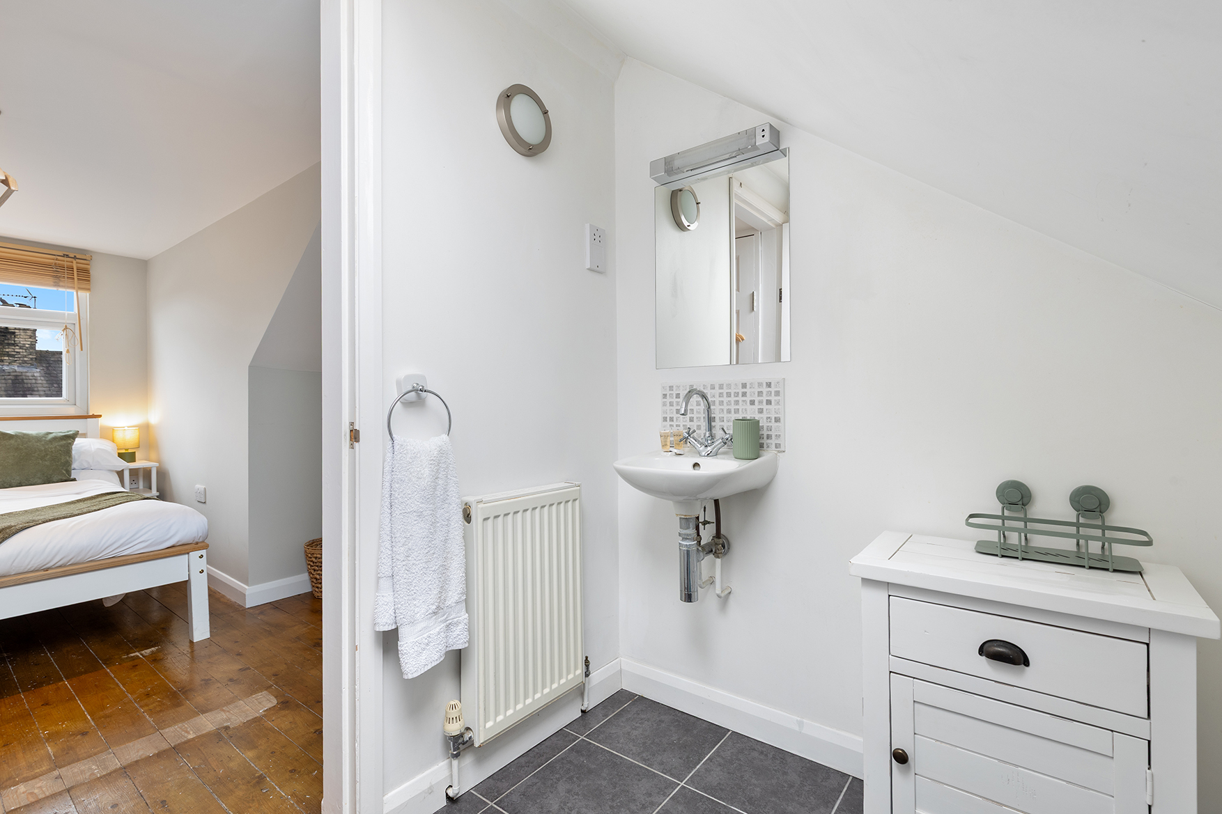 Stylish York Home | Free Parking | Sleeps 4 - Pass the Keys in 14A Emmerson Street, YO31 0XH - Property image 23 - VivreStays