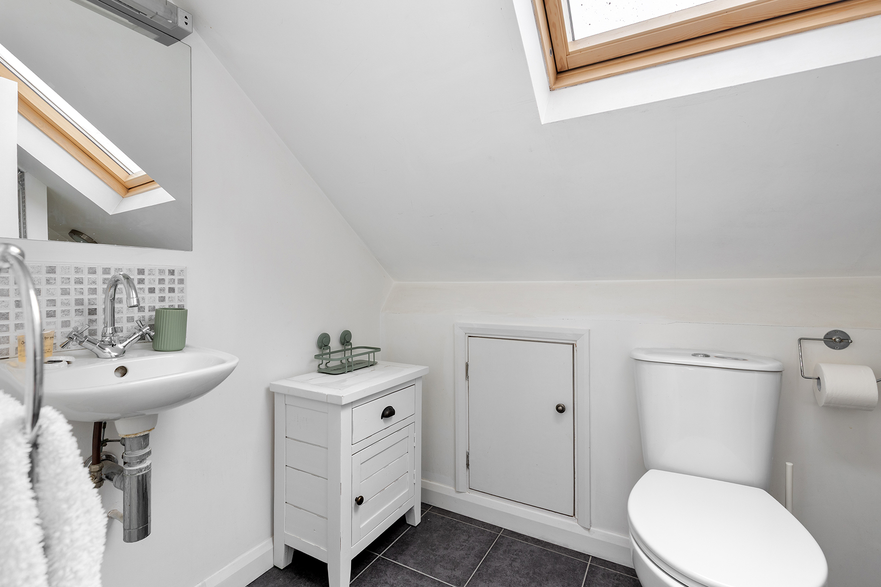Stylish York Home | Free Parking | Sleeps 4 - Pass the Keys in 14A Emmerson Street, YO31 0XH - Property image 26 - VivreStays