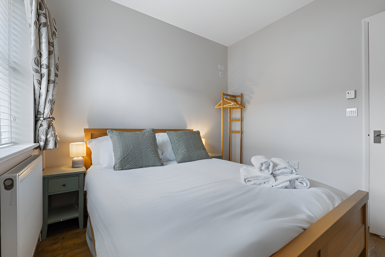 Stylish York Home | Free Parking | Sleeps 4 - Pass the Keys in 14A Emmerson Street, YO31 0XH - Property image 2 - VivreStays