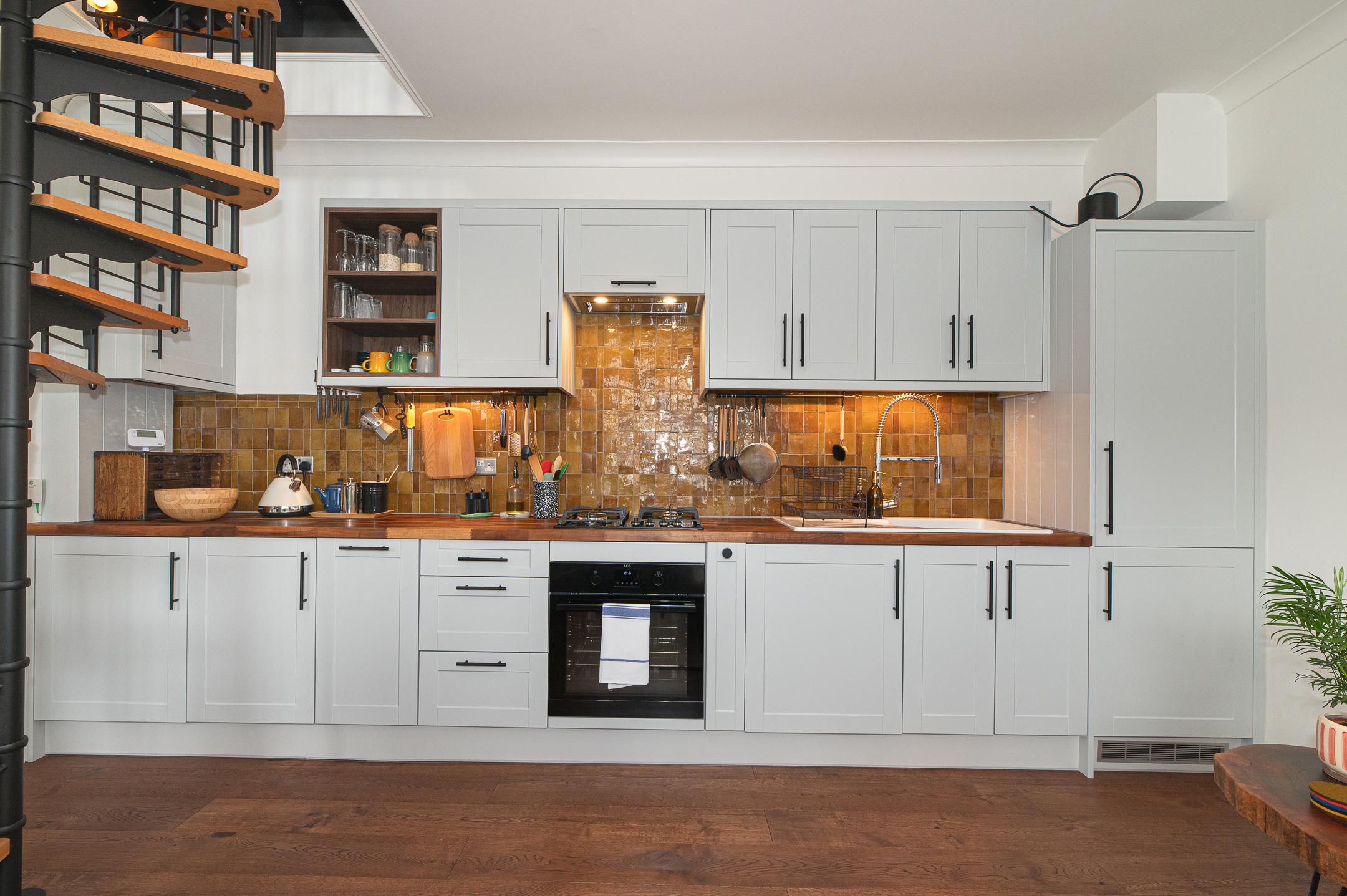 Peaceful, homely Maisonette in North London - Pass the Keys in 52 Granville Rd E17 9BT - Property image 4 - VivreStays