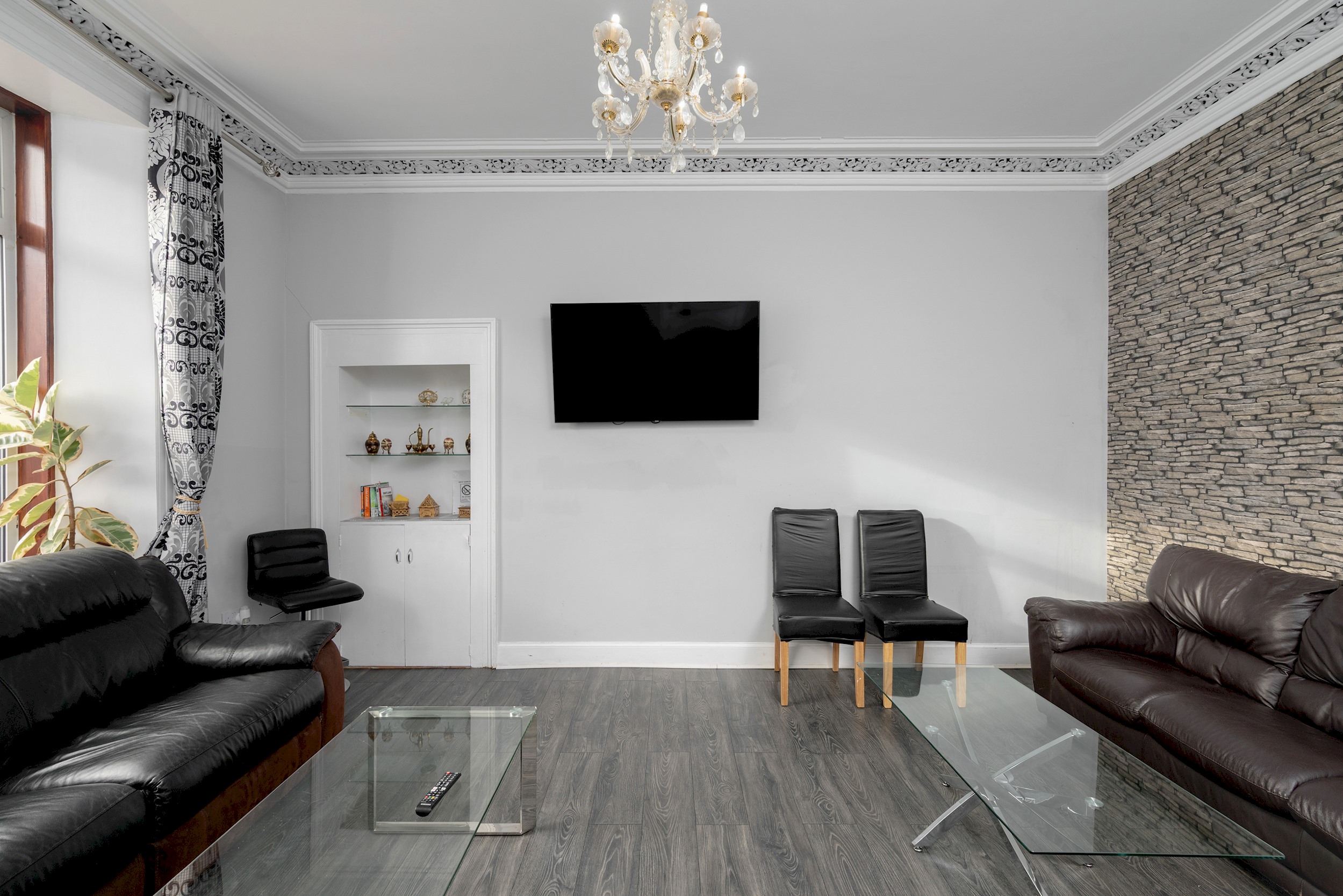 Charming Spacious Guesthouse, Edinburgh - Pass the Keys in 10 West End Place, EH11 2ED - Property image 6 - VivreStays