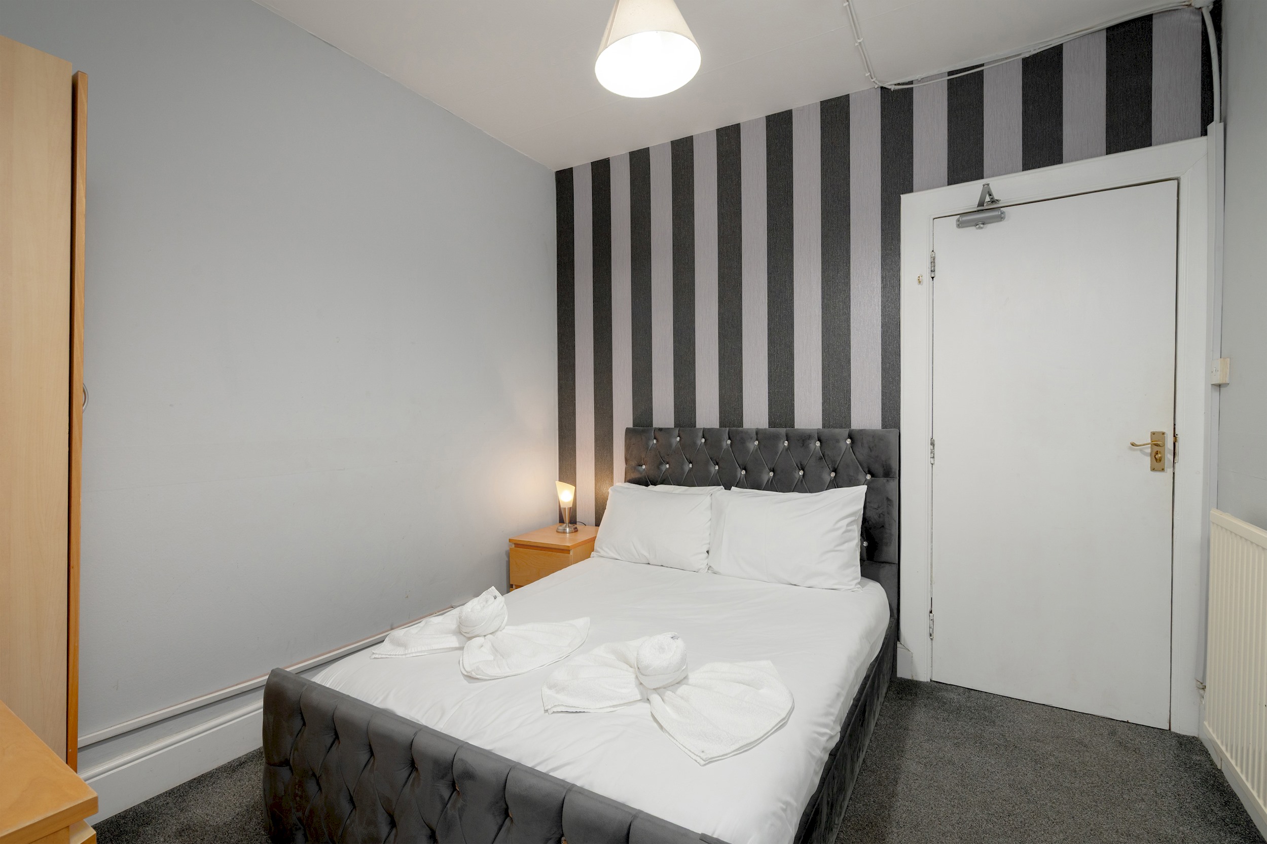 Charming Spacious Guesthouse, Edinburgh - Pass the Keys in 10 West End Place, EH11 2ED - Property image 18 - VivreStays