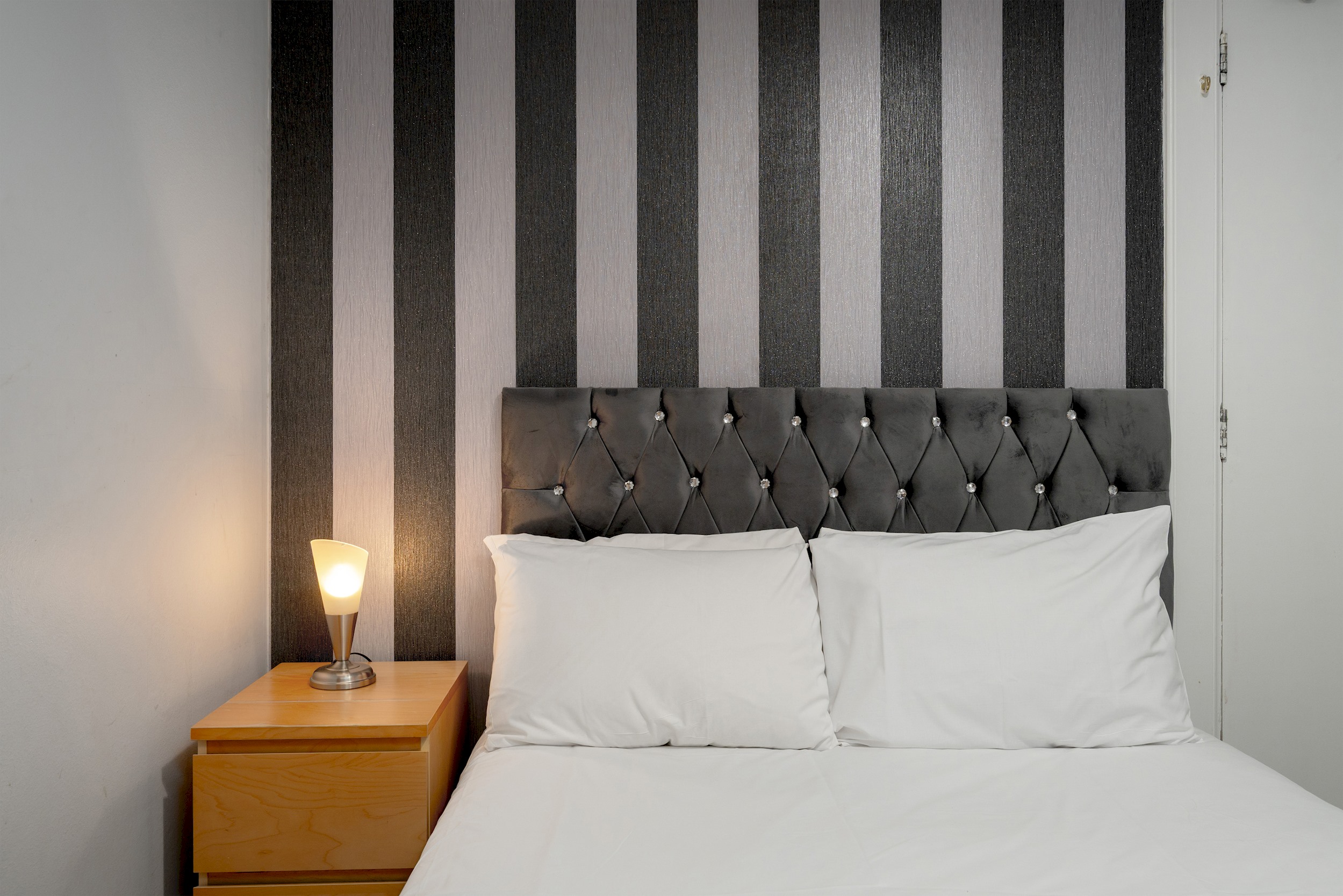 Charming Spacious Guesthouse, Edinburgh - Pass the Keys in 10 West End Place, EH11 2ED - Property image 24 - VivreStays