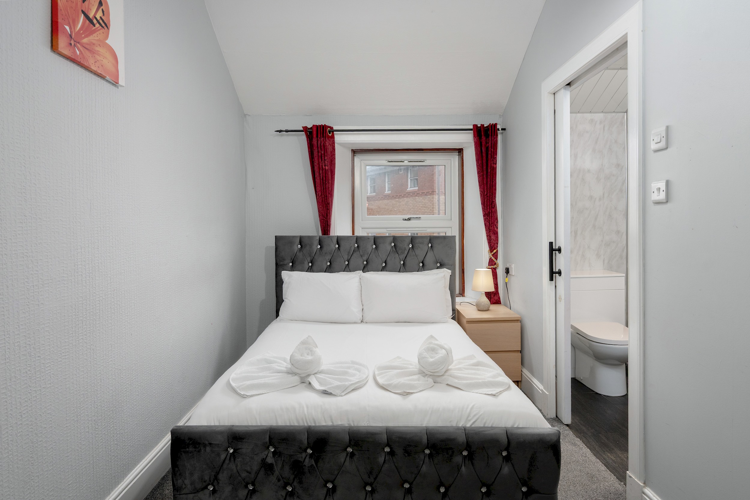 Charming Spacious Guesthouse, Edinburgh - Pass the Keys in 10 West End Place, EH11 2ED - Property image 21 - VivreStays