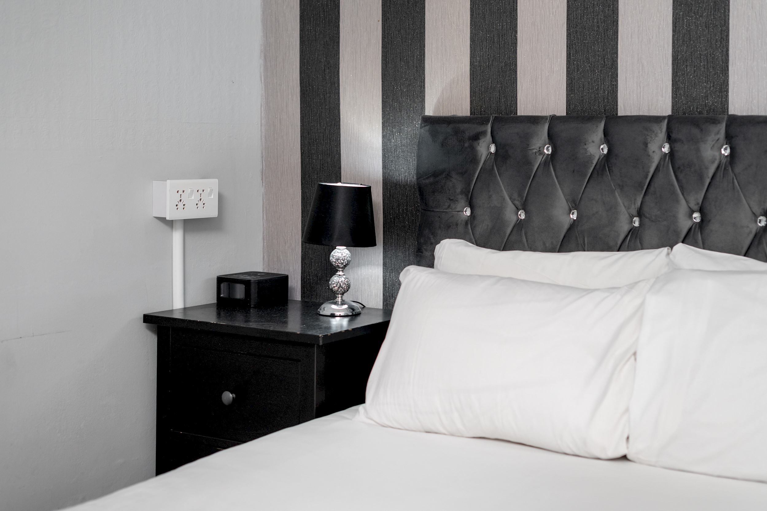 Charming Spacious Guesthouse, Edinburgh - Pass the Keys in 10 West End Place, EH11 2ED - Property image 26 - VivreStays