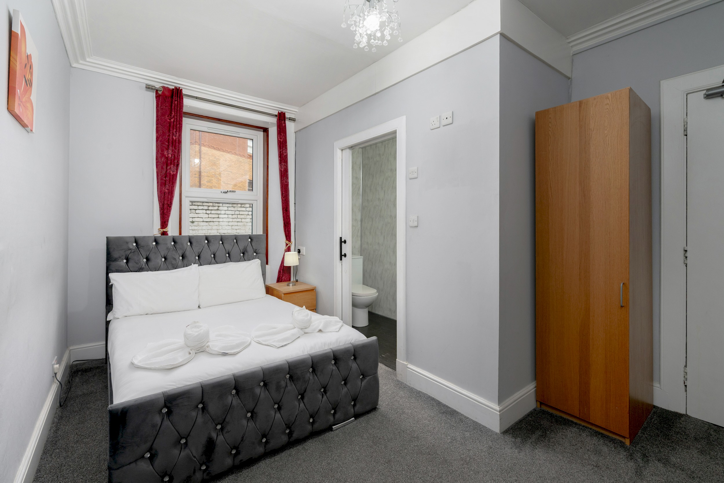 Charming Spacious Guesthouse, Edinburgh - Pass the Keys in 10 West End Place, EH11 2ED - Property image 45 - VivreStays