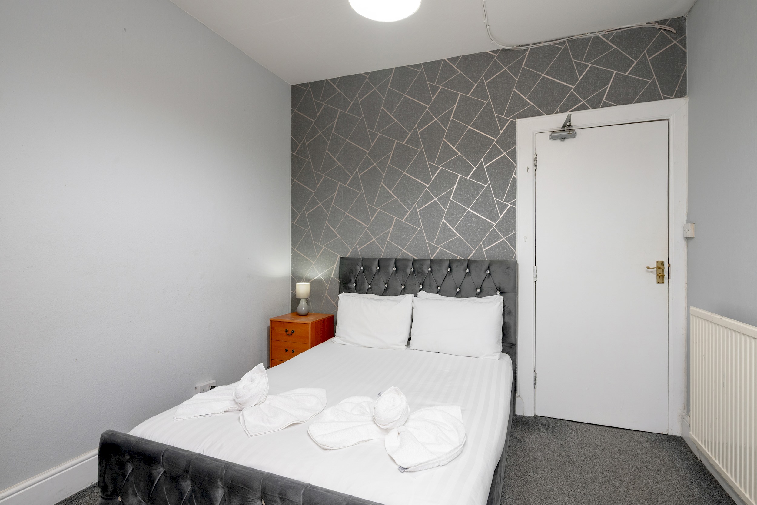 Charming Spacious Guesthouse, Edinburgh - Pass the Keys in 10 West End Place, EH11 2ED - Property image 28 - VivreStays