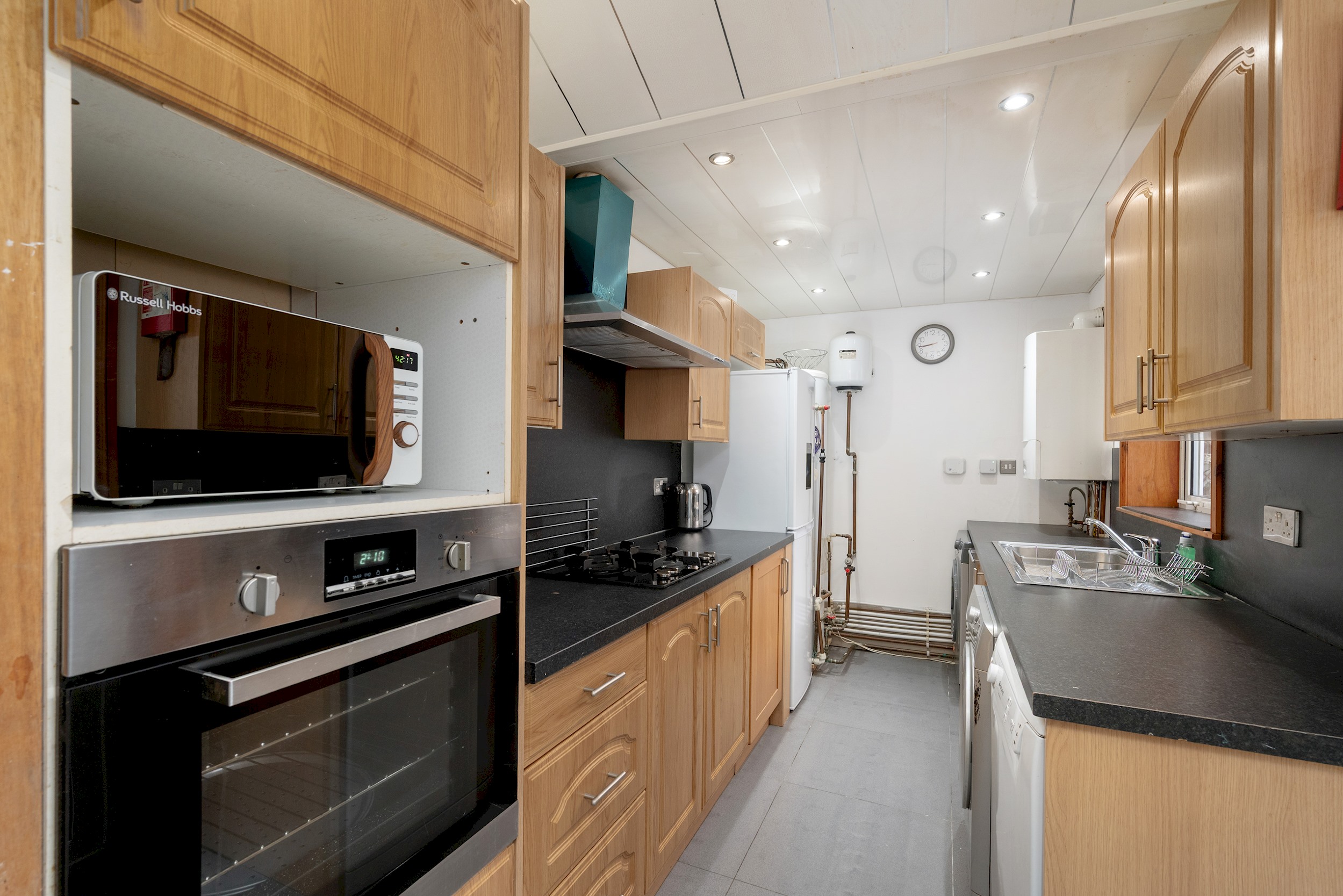 Charming Spacious Guesthouse, Edinburgh - Pass the Keys in 10 West End Place, EH11 2ED - Property image 11 - VivreStays