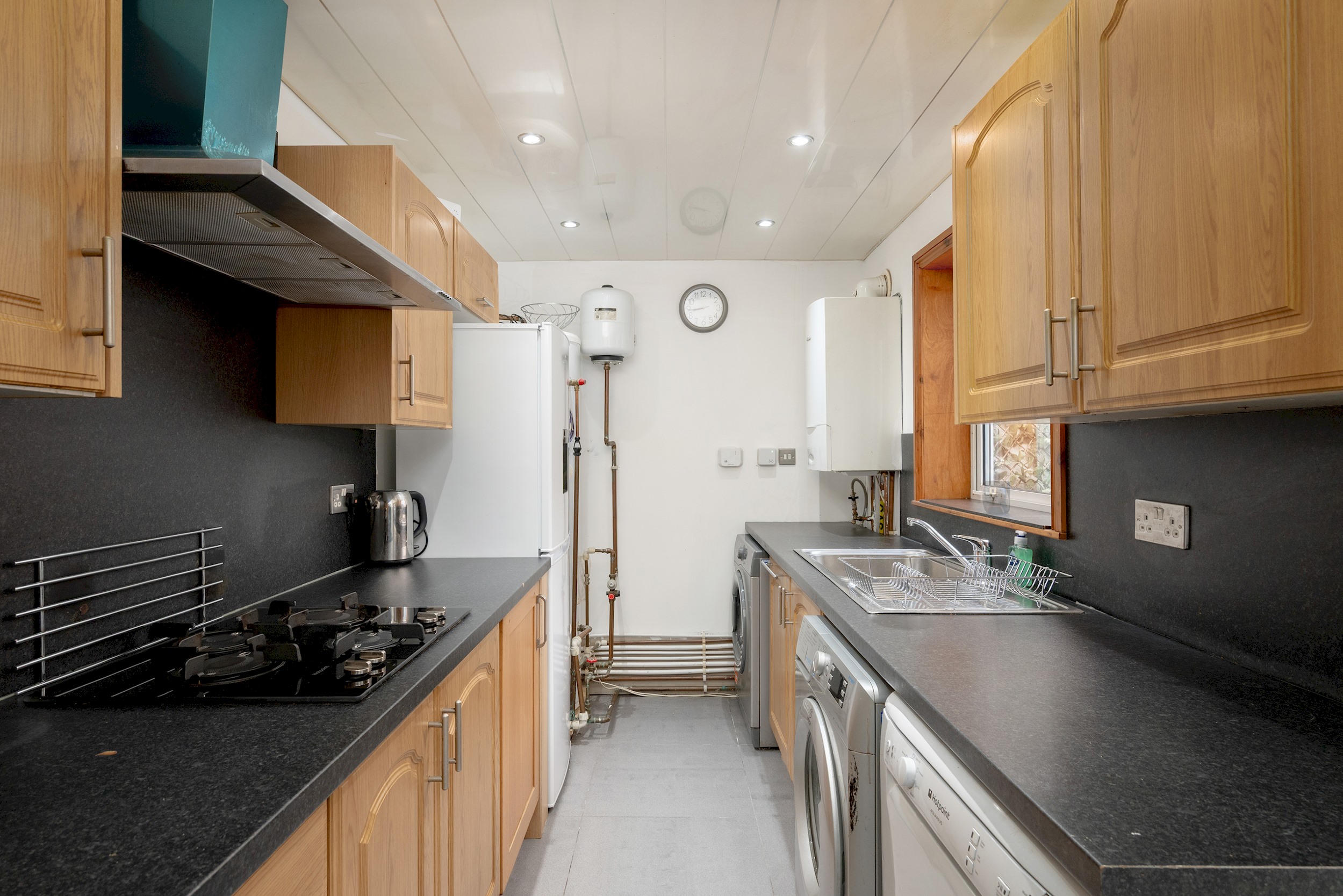 Charming Spacious Guesthouse, Edinburgh - Pass the Keys in 10 West End Place, EH11 2ED - Property image 10 - VivreStays