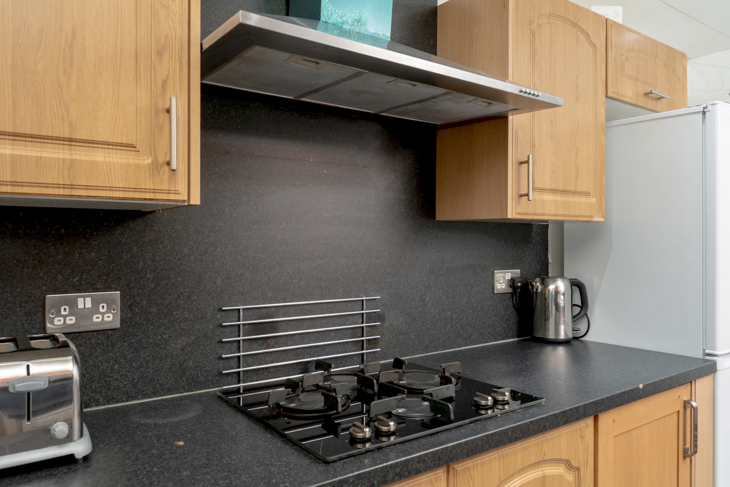 Charming Spacious Guesthouse, Edinburgh - Pass the Keys in 10 West End Place, EH11 2ED - Property image 12 - VivreStays
