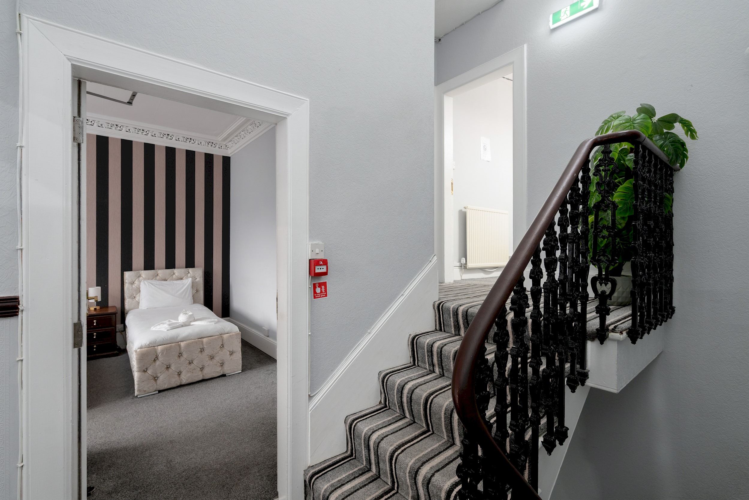 Charming Spacious Guesthouse, Edinburgh - Pass the Keys in 10 West End Place, EH11 2ED - Property image 42 - VivreStays