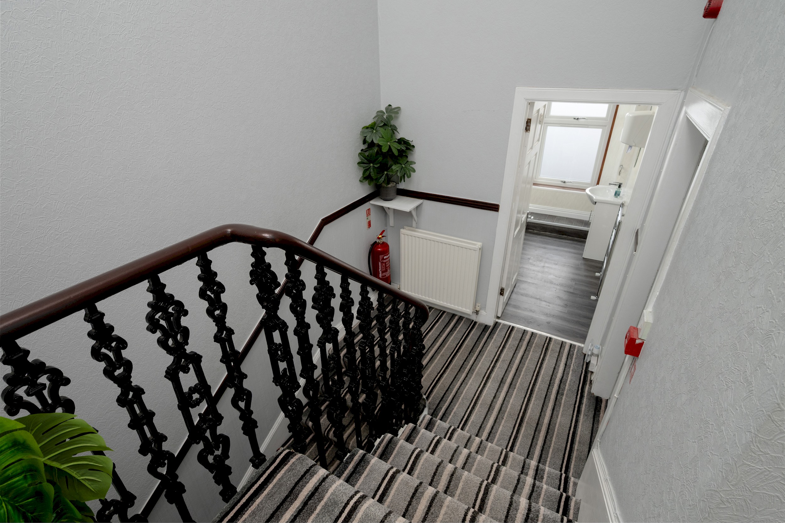 Charming Spacious Guesthouse, Edinburgh - Pass the Keys in 10 West End Place, EH11 2ED - Property image 44 - VivreStays