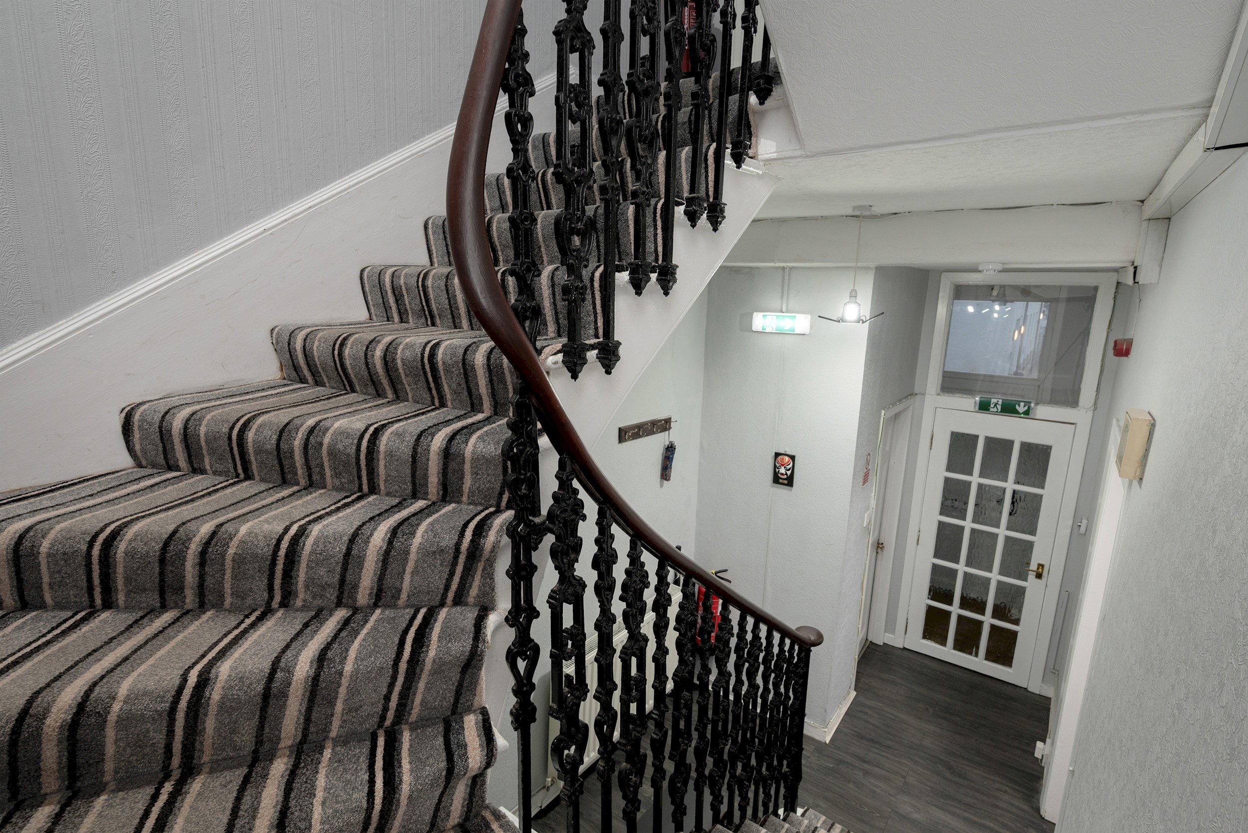 Charming Spacious Guesthouse, Edinburgh - Pass the Keys in 10 West End Place, EH11 2ED - Property image 43 - VivreStays