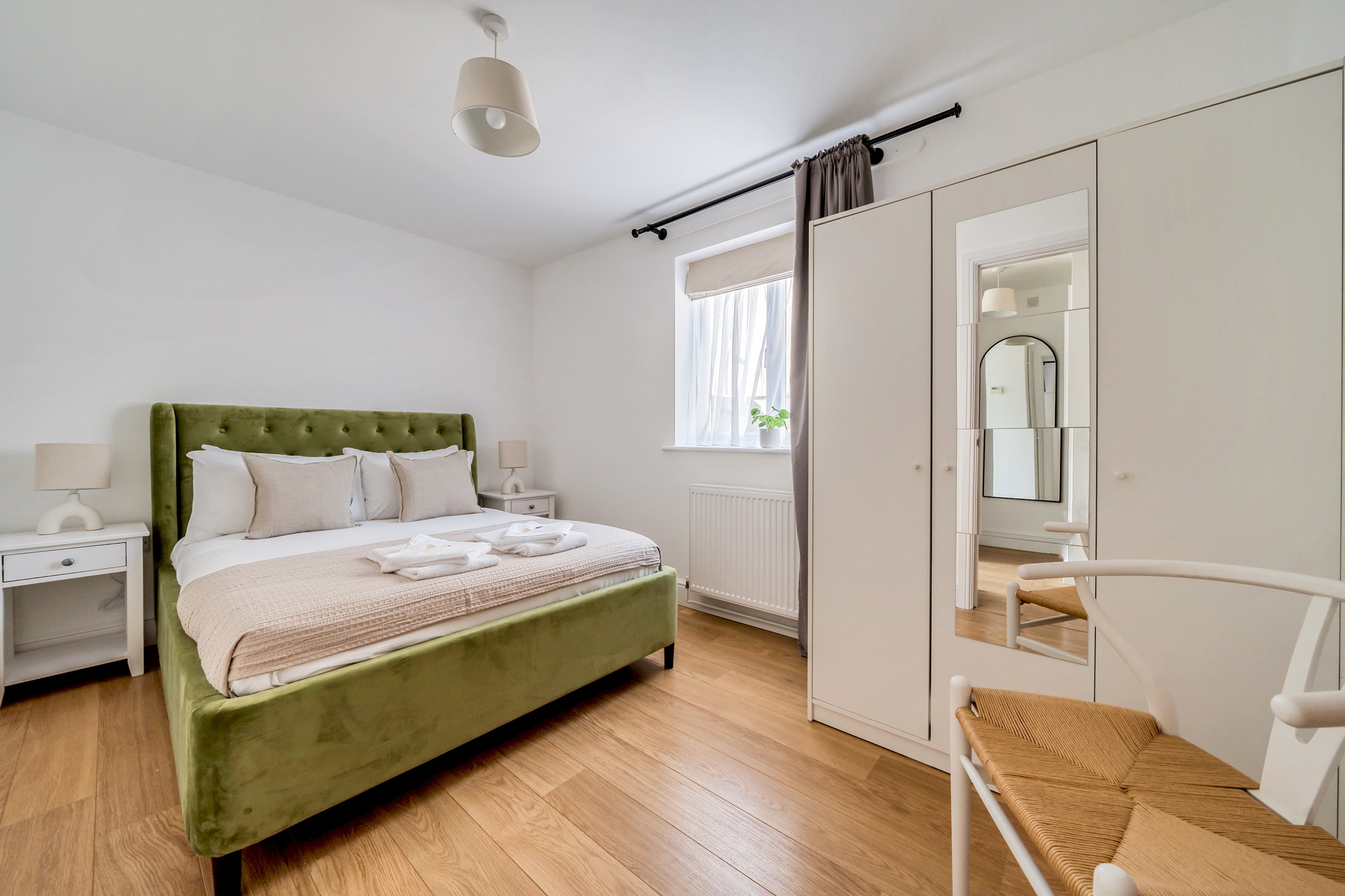 Stylish 2 Bed Apartment + Parking - Oxford - Pass the Keys in 1A Stanway Road, Headington, OX3 8HU - Property image 3 - VivreStays