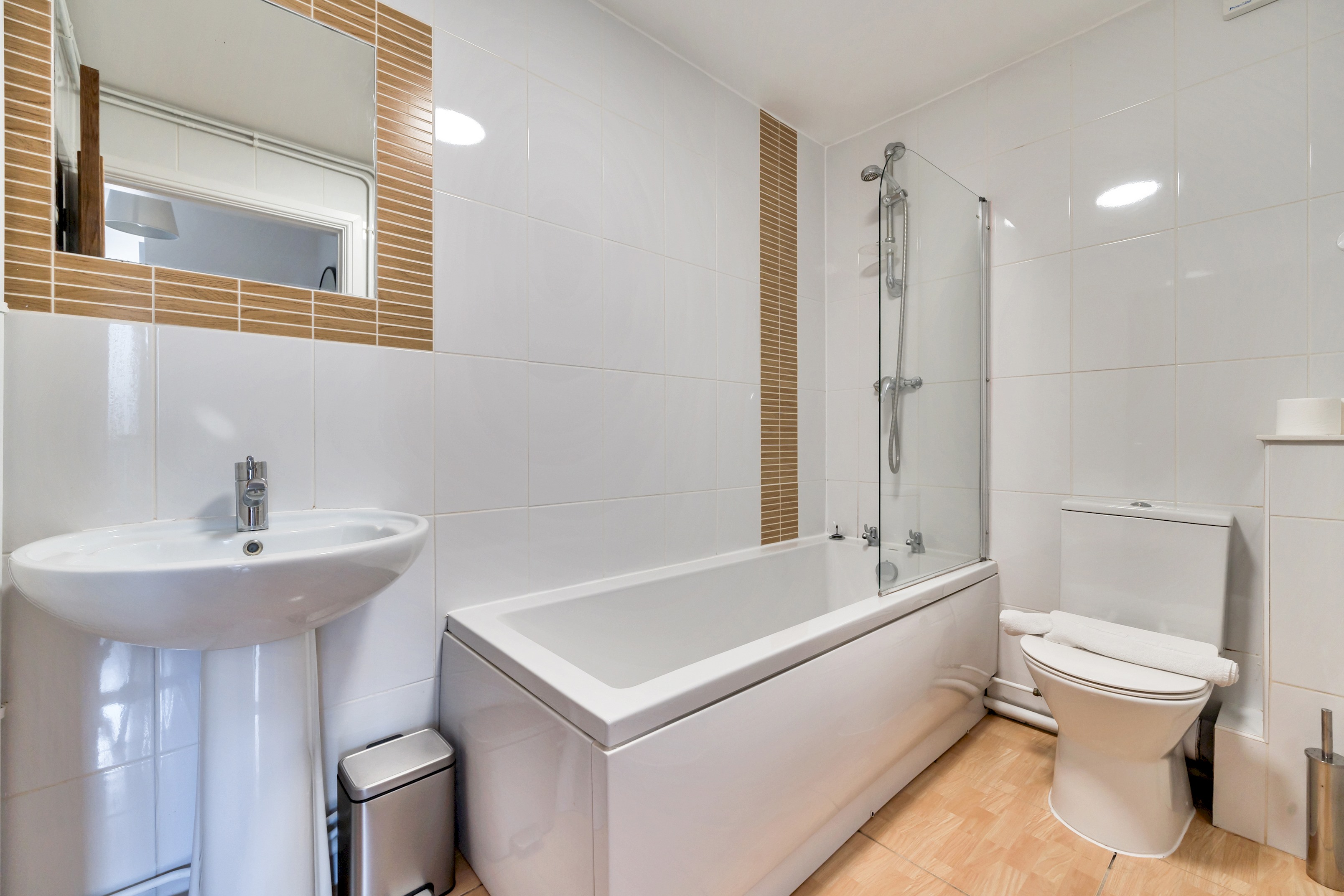 Stylish 2 Bed Apartment + Parking - Oxford - Pass the Keys in 1A Stanway Road, Headington, OX3 8HU - Property image 9 - VivreStays