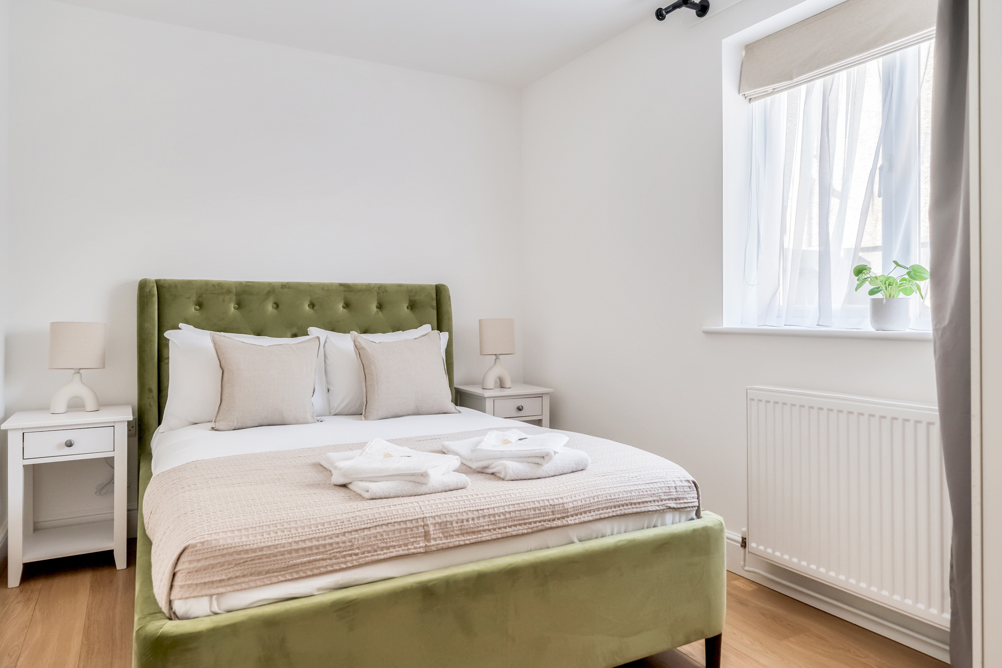 Stylish 2 Bed Apartment + Parking - Oxford - Pass the Keys in 1A Stanway Road, Headington, OX3 8HU - Property image 10 - VivreStays