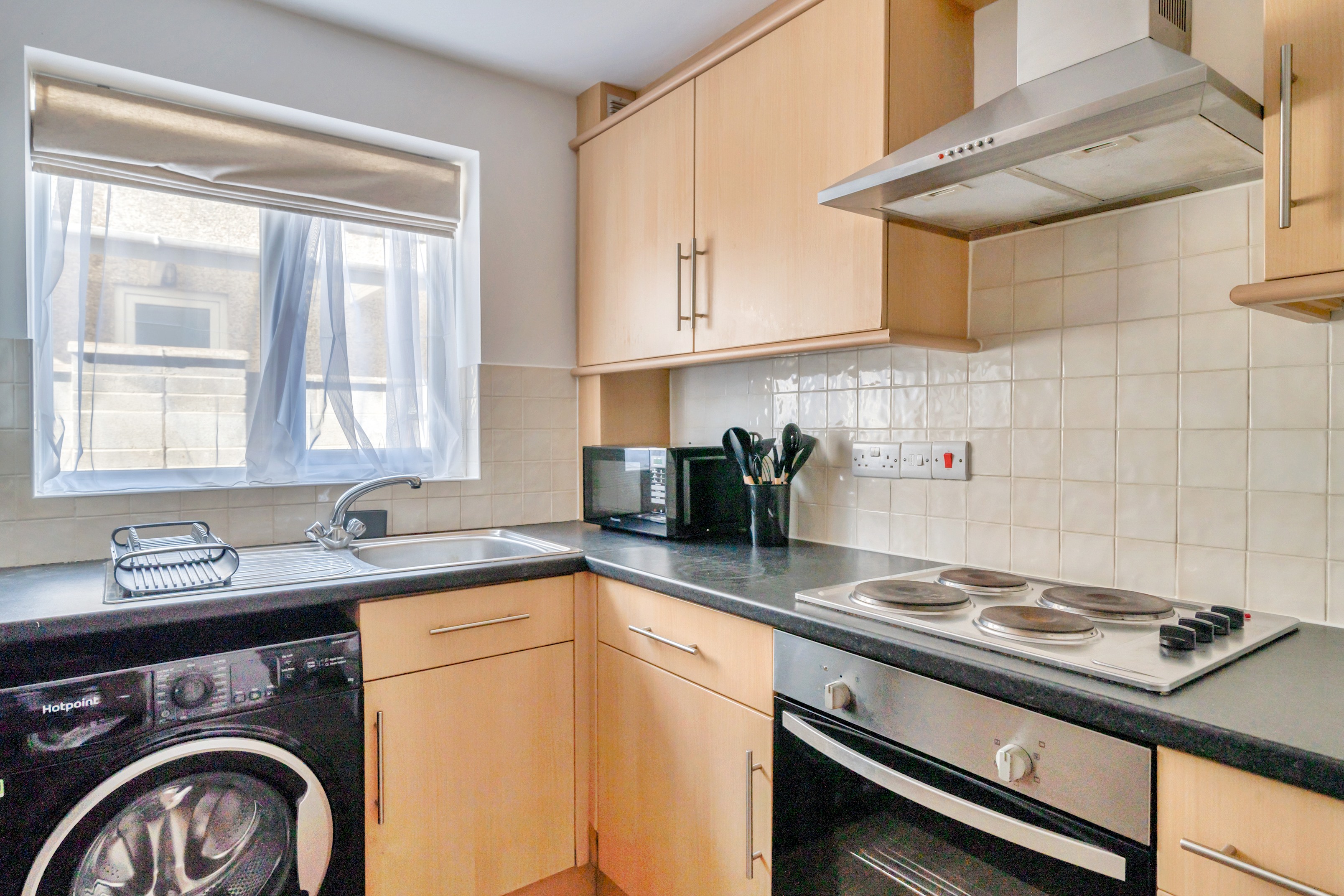 Stylish 2 Bed Apartment + Parking - Oxford - Pass the Keys in 1A Stanway Road, Headington, OX3 8HU - Property image 11 - VivreStays
