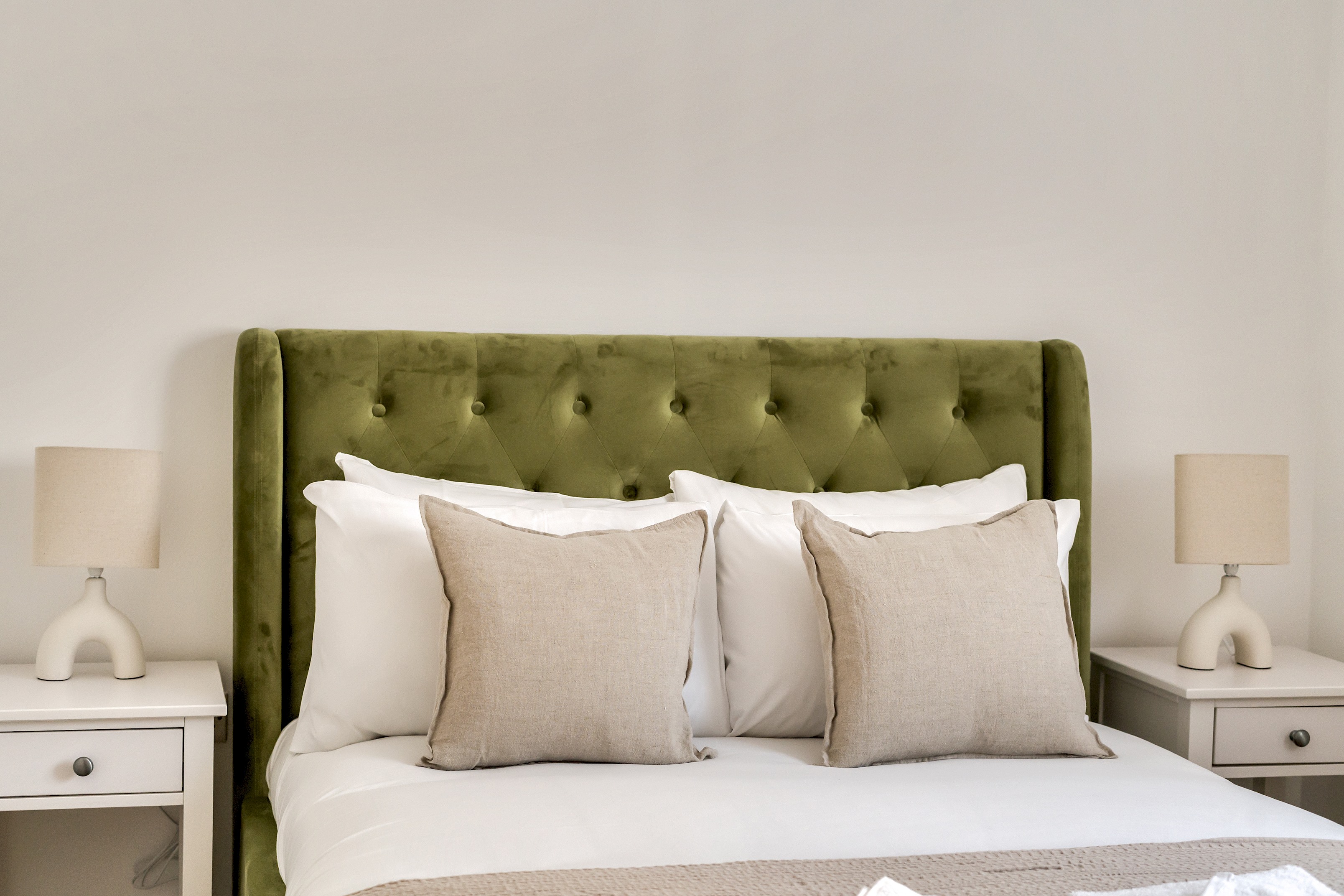 Stylish 2 Bed Apartment + Parking - Oxford - Pass the Keys in 1A Stanway Road, Headington, OX3 8HU - Property image 17 - VivreStays