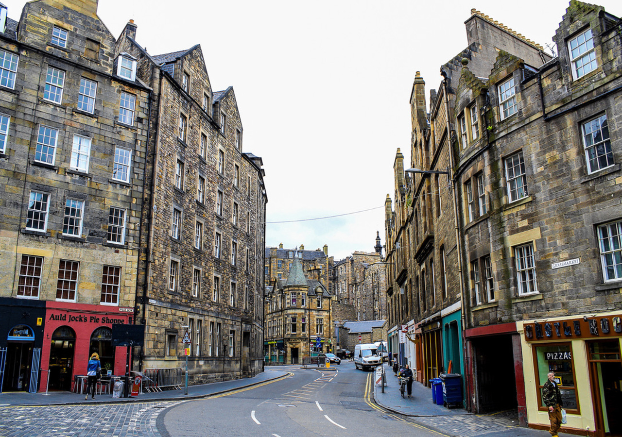 Chic City Hideaway - Cozy, Central & Quiet - Pass the Keys in 18 Queensferry St Ln, EH2 4PF - Property image 9 - VivreStays