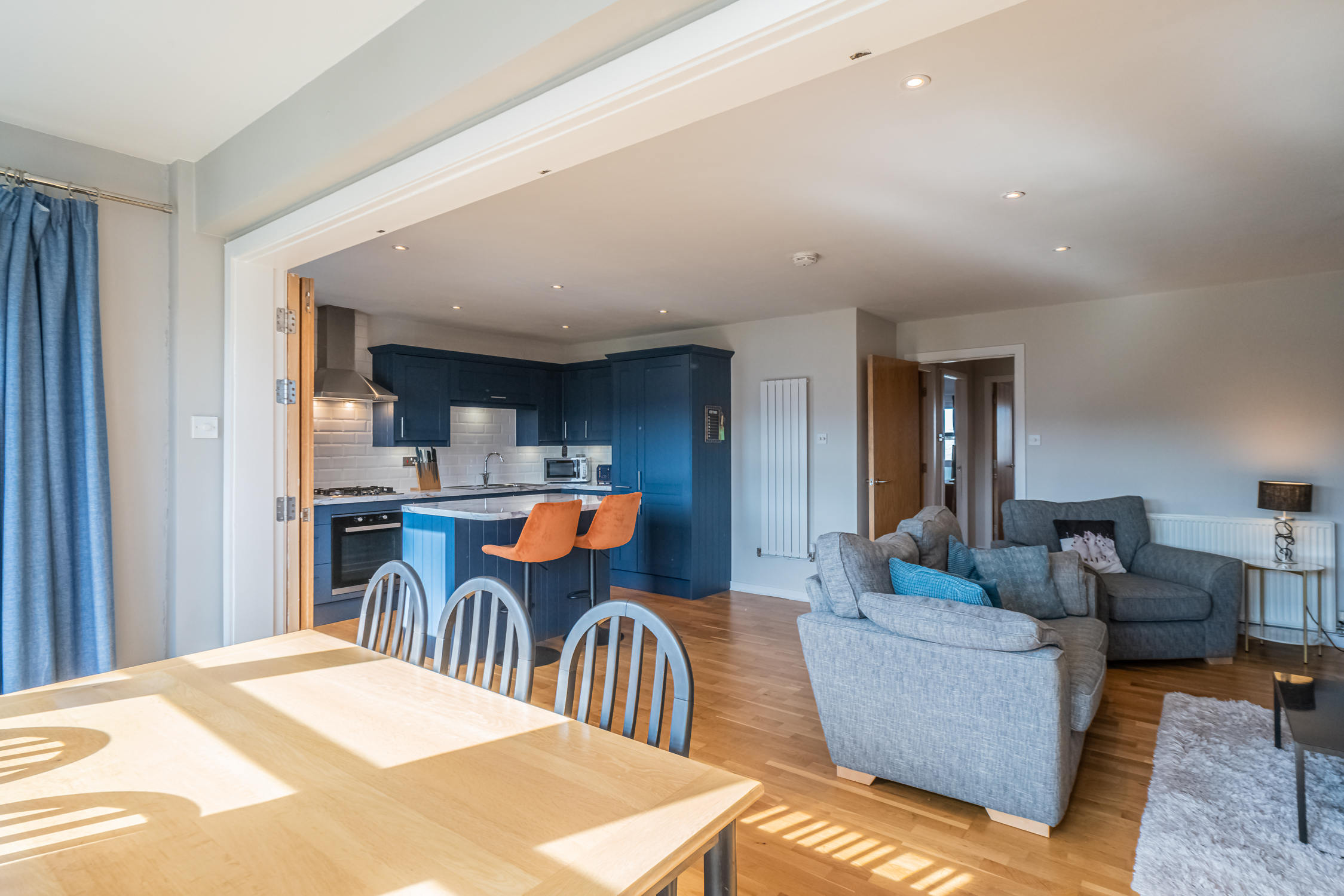 Bright Top Floor Haven | Modern 2BR in Edinburgh - Pass the Keys in Flat 7, 86 Chesser Crescent EH14 1SE - Property image 16 - VivreStays