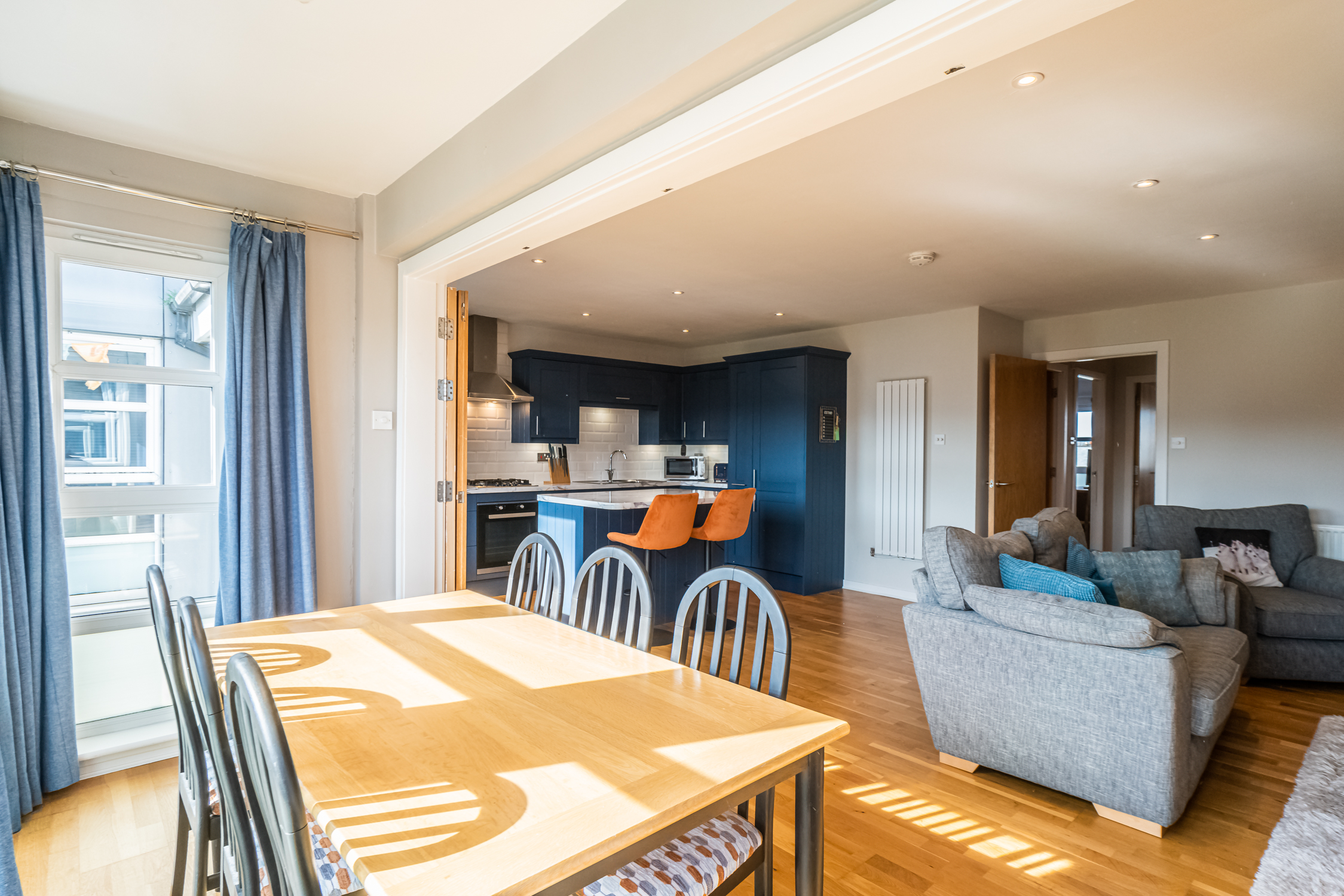 Bright Top Floor Haven | Modern 2BR in Edinburgh - Pass the Keys in Flat 7, 86 Chesser Crescent EH14 1SE - Property image 17 - VivreStays
