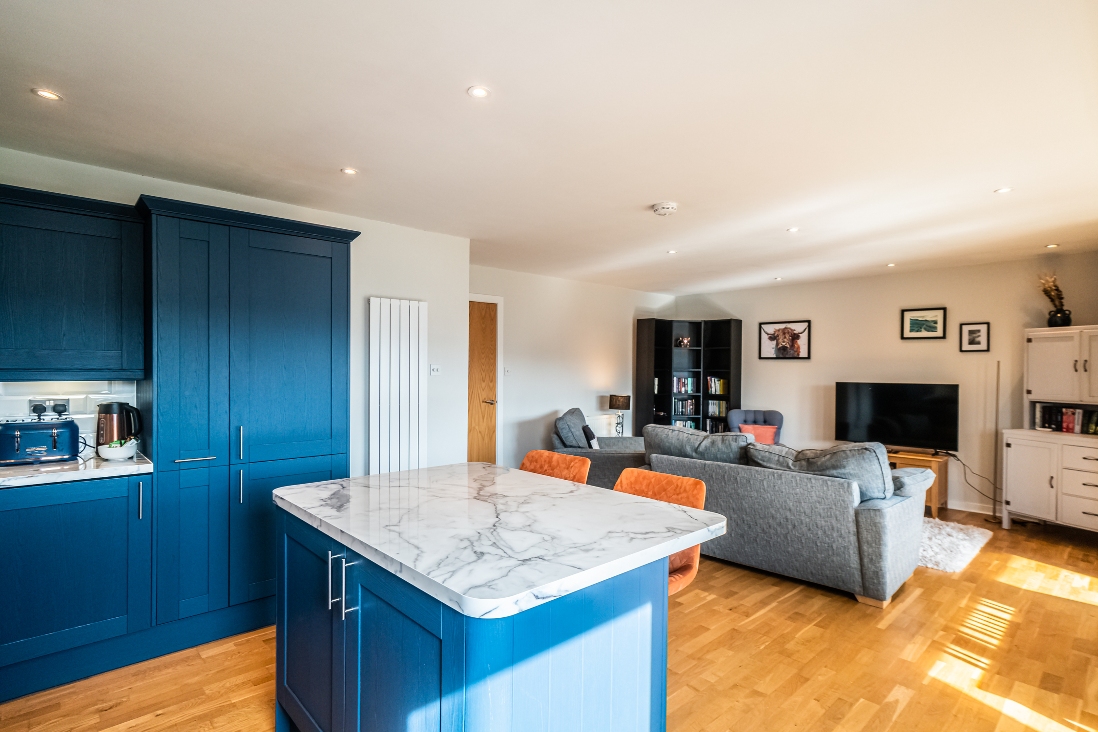 Bright Top Floor Haven | Modern 2BR in Edinburgh - Pass the Keys in Flat 7, 86 Chesser Crescent EH14 1SE - Property image 6 - VivreStays