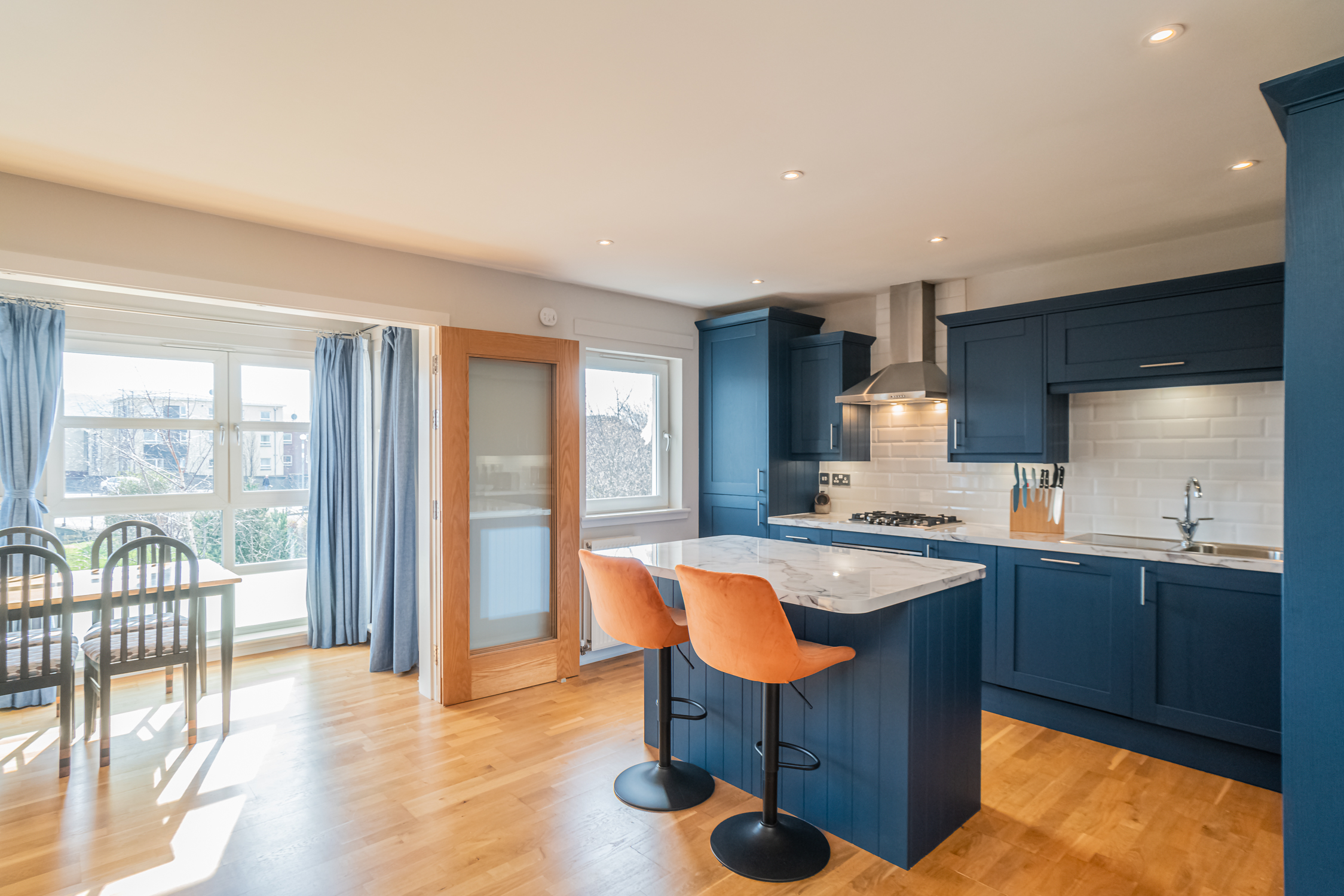 Bright Top Floor Haven | Modern 2BR in Edinburgh - Pass the Keys in Flat 7, 86 Chesser Crescent EH14 1SE - Property image 12 - VivreStays