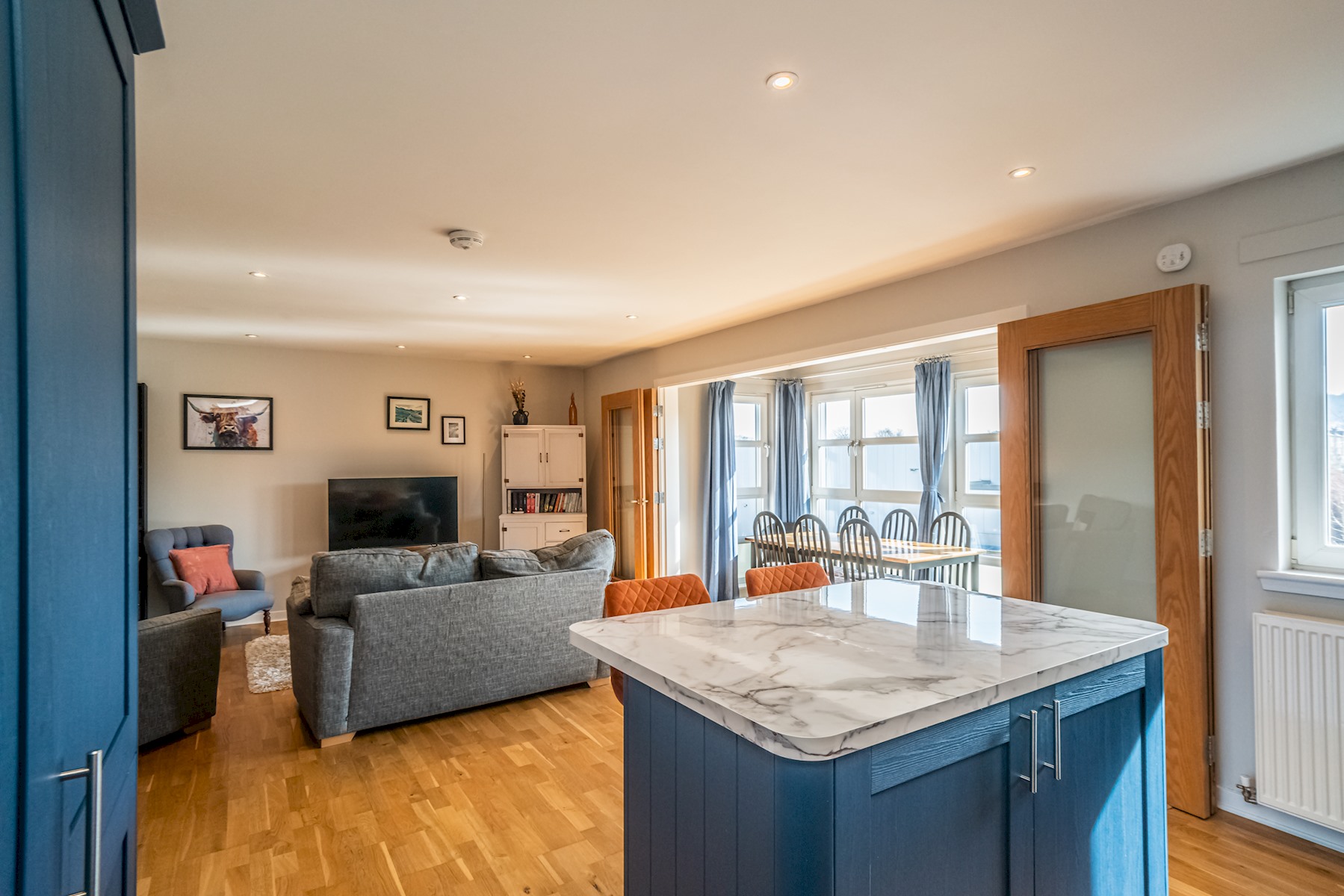 Bright Top Floor Haven | Modern 2BR in Edinburgh - Pass the Keys in Flat 7, 86 Chesser Crescent EH14 1SE - Property image 11 - VivreStays