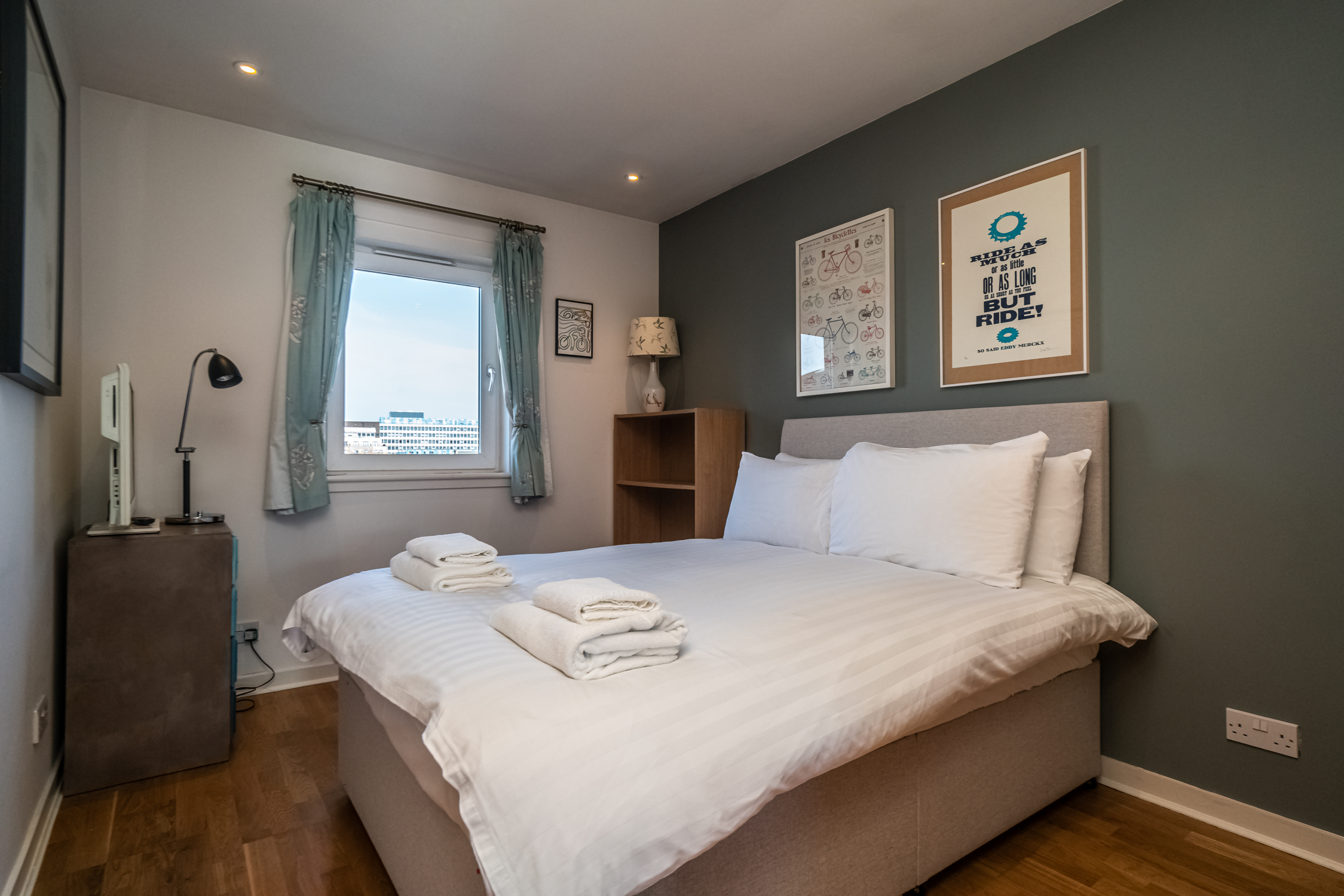 Bright Top Floor Haven | Modern 2BR in Edinburgh - Pass the Keys in Flat 7, 86 Chesser Crescent EH14 1SE - Property image 18 - VivreStays
