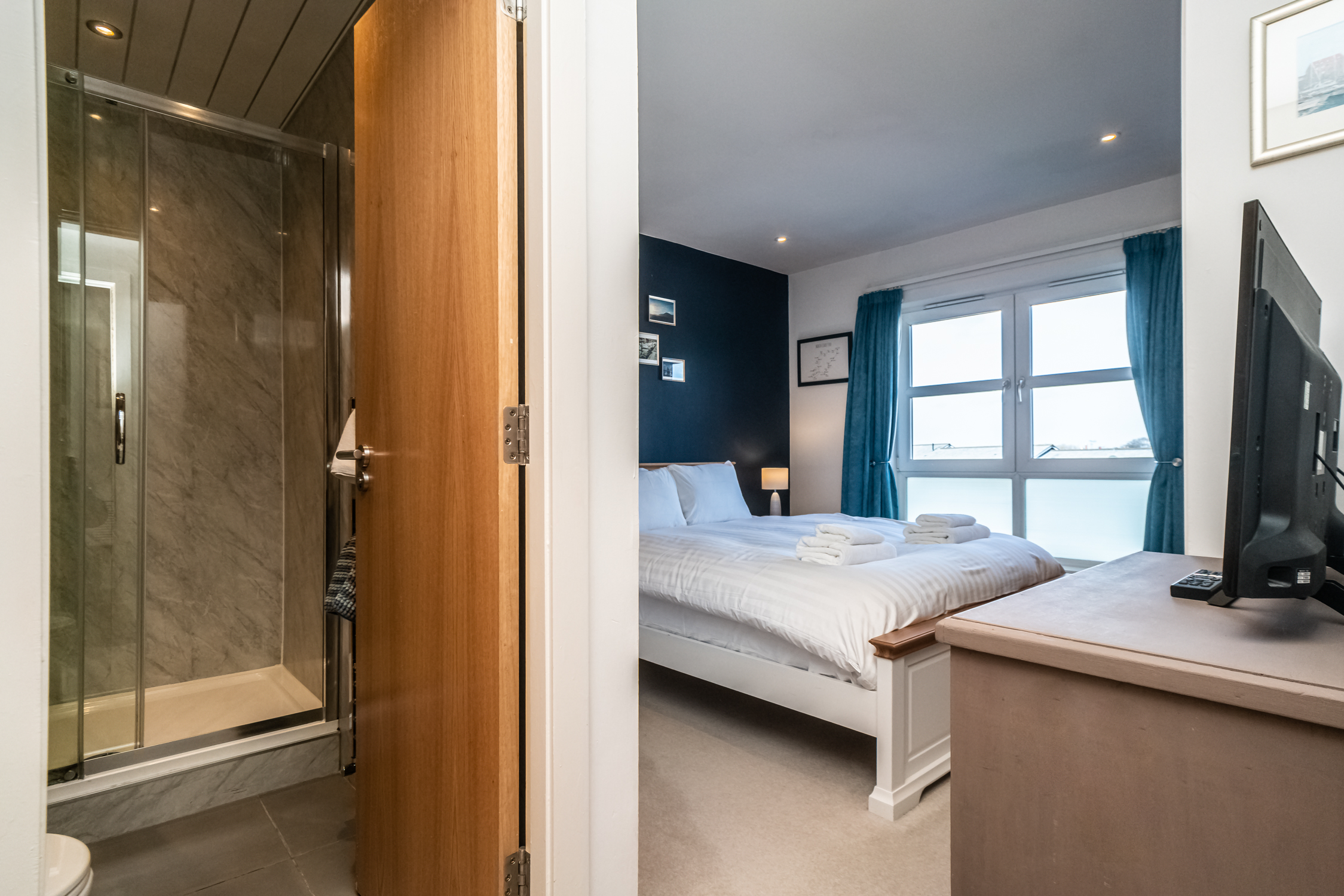 Bright Top Floor Haven | Modern 2BR in Edinburgh - Pass the Keys in Flat 7, 86 Chesser Crescent EH14 1SE - Property image 20 - VivreStays