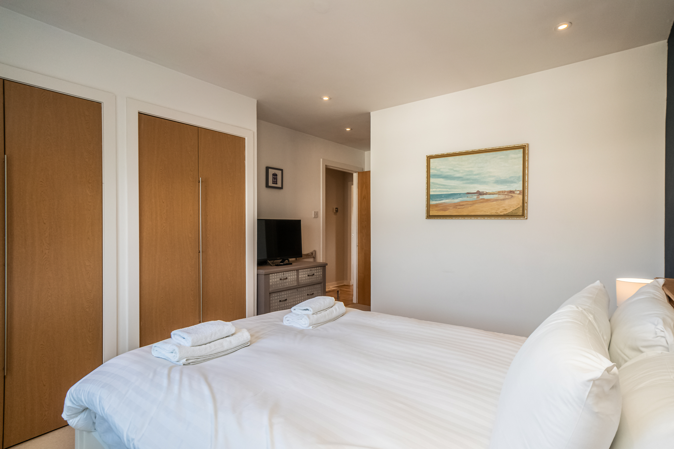Bright Top Floor Haven | Modern 2BR in Edinburgh - Pass the Keys in Flat 7, 86 Chesser Crescent EH14 1SE - Property image 22 - VivreStays