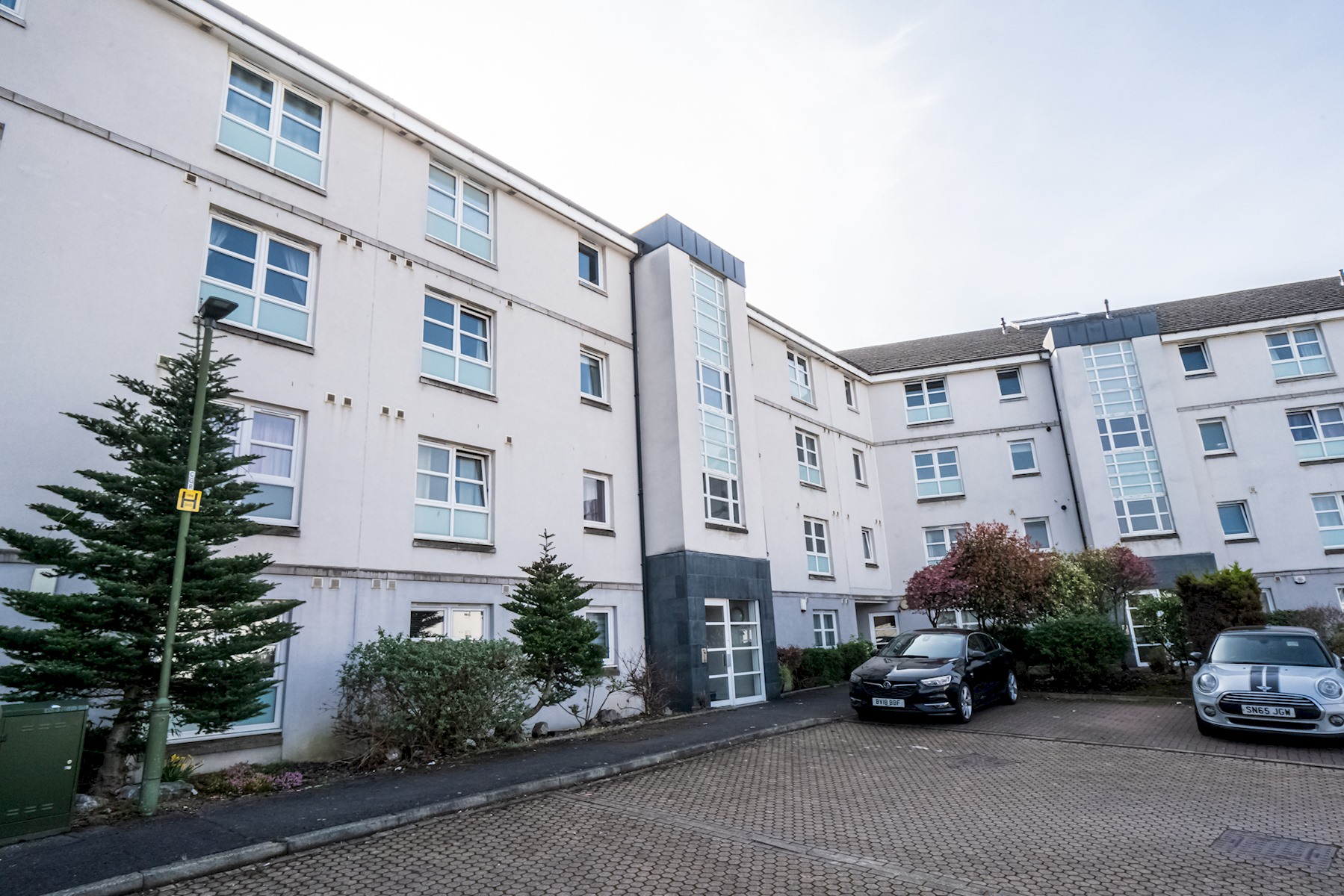 Bright Top Floor Haven | Modern 2BR in Edinburgh - Pass the Keys in Flat 7, 86 Chesser Crescent EH14 1SE - Property image 30 - VivreStays