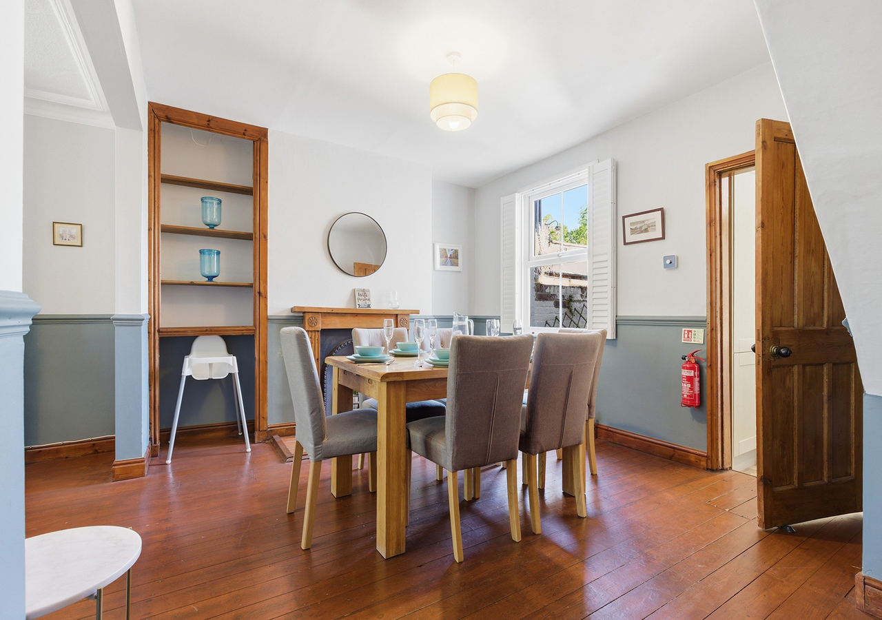 Beautiful Haxby Cottage - Close to Historic York - Pass the Keys in 102 The Village YO32 2JJ - Property image 18 - VivreStays