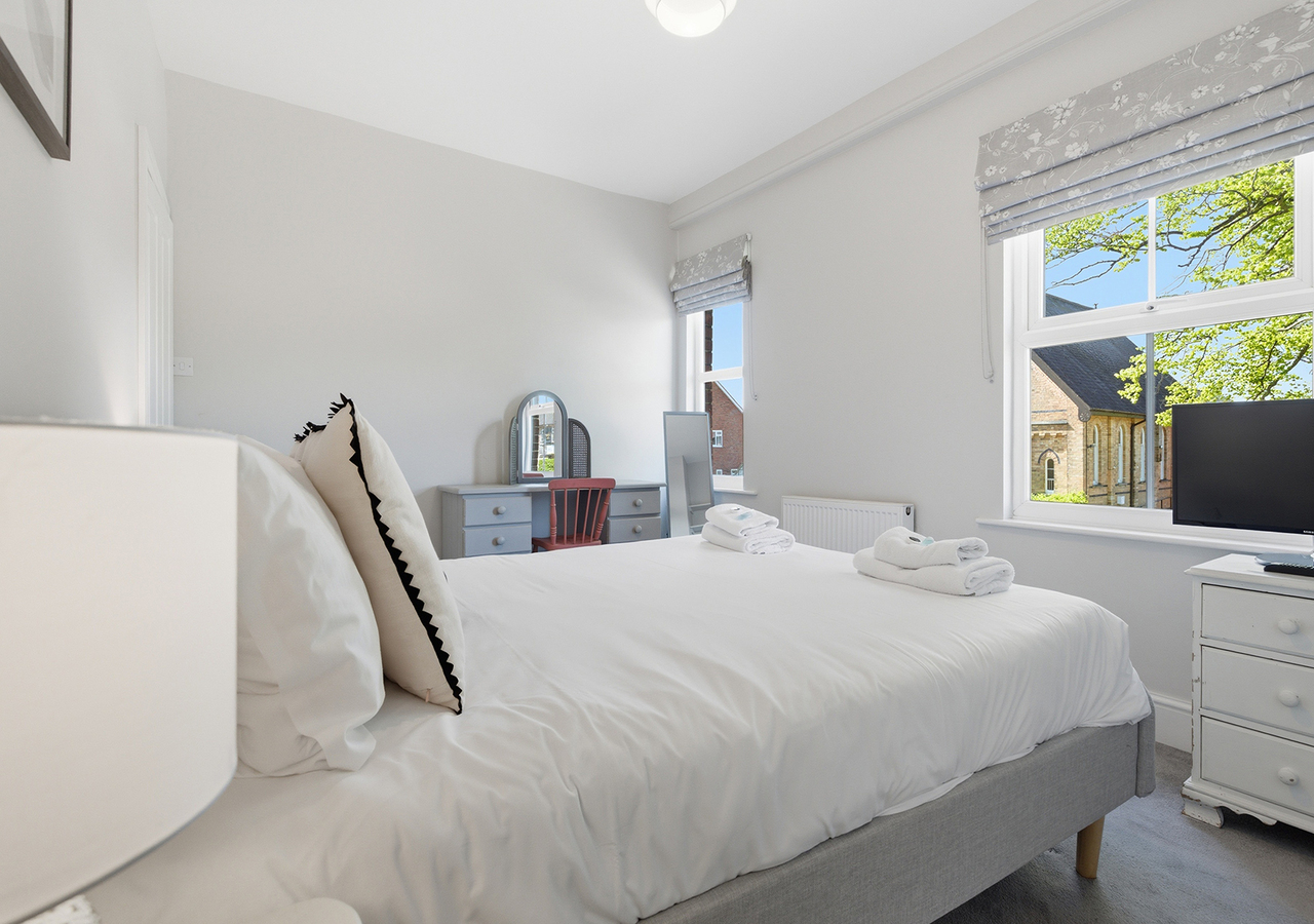 Beautiful Haxby Cottage - Close to Historic York - Pass the Keys in 102 The Village YO32 2JJ - Property image 30 - VivreStays