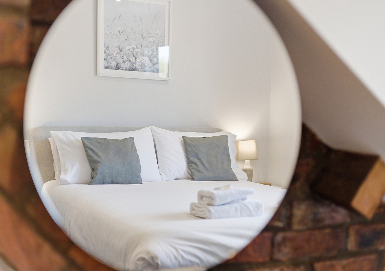 Beautiful Haxby Cottage - Close to Historic York - Pass the Keys in 102 The Village YO32 2JJ - Property image 45 - VivreStays